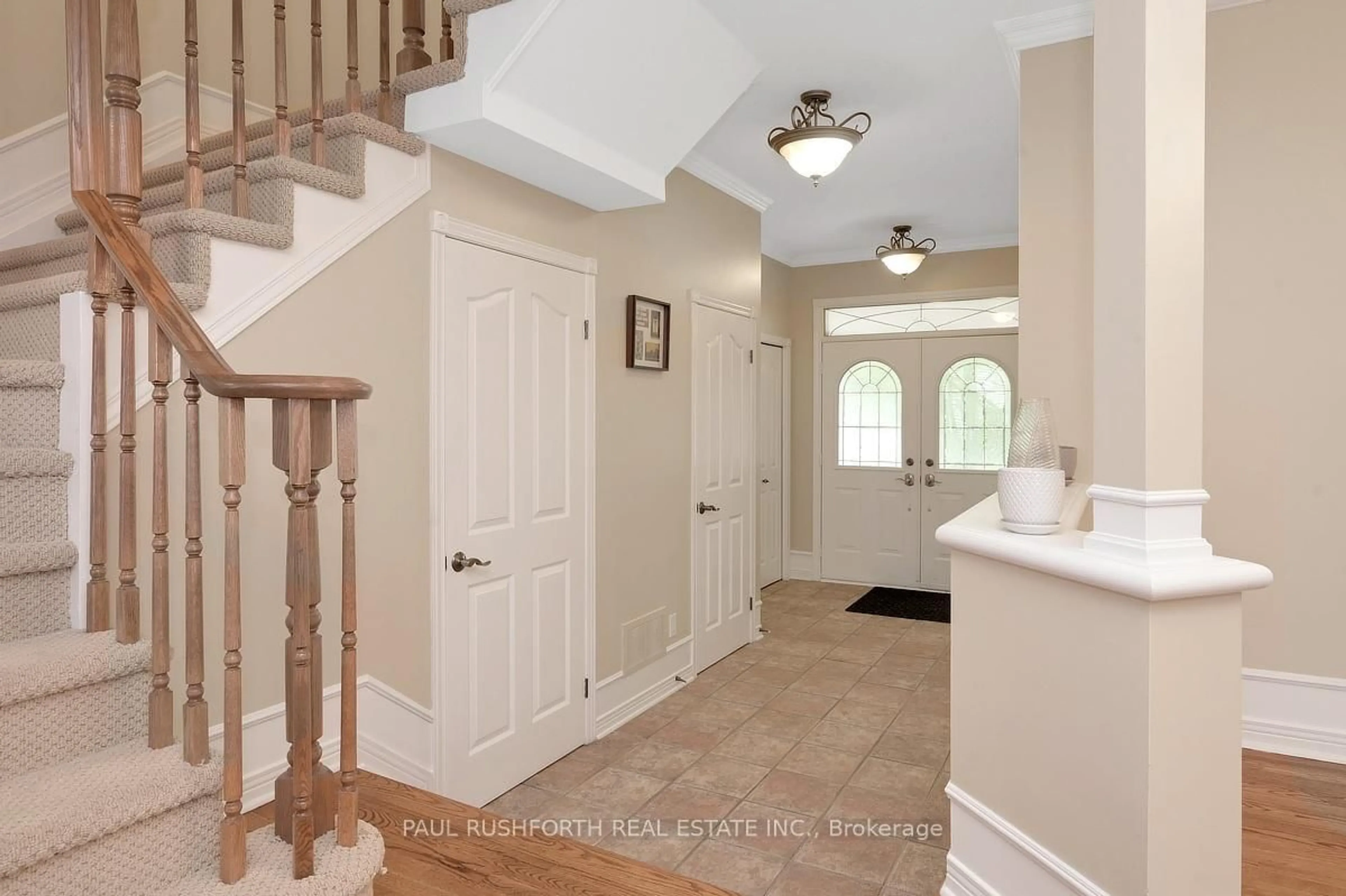 Indoor entryway for 1118 Lichen Ave, Orleans Ontario K4A 4A5