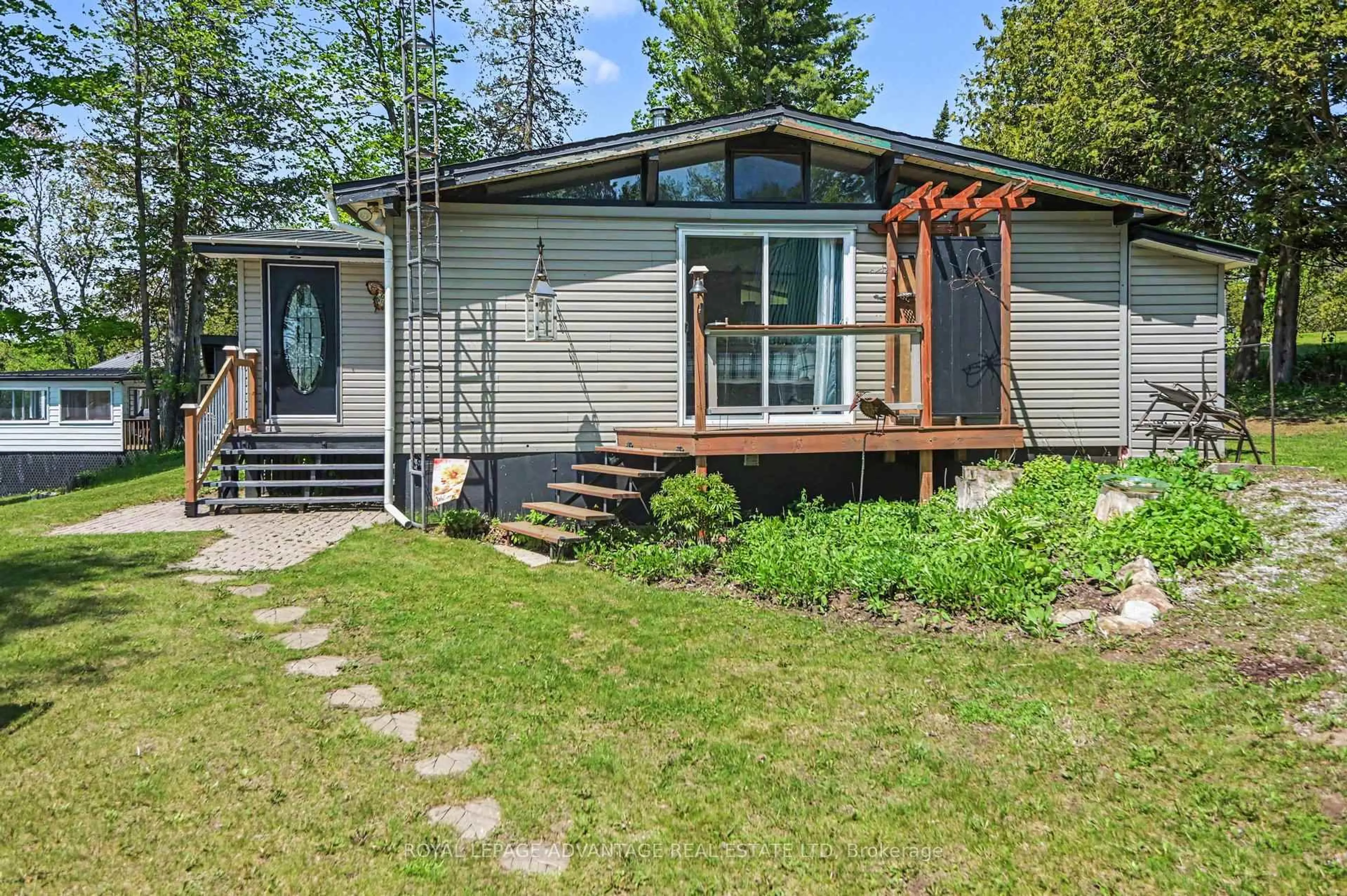 Home with vinyl exterior material, street for 1143 Dalhousie 9th Concession B Rd, Mcdonalds Corners Ontario K0G 1M0