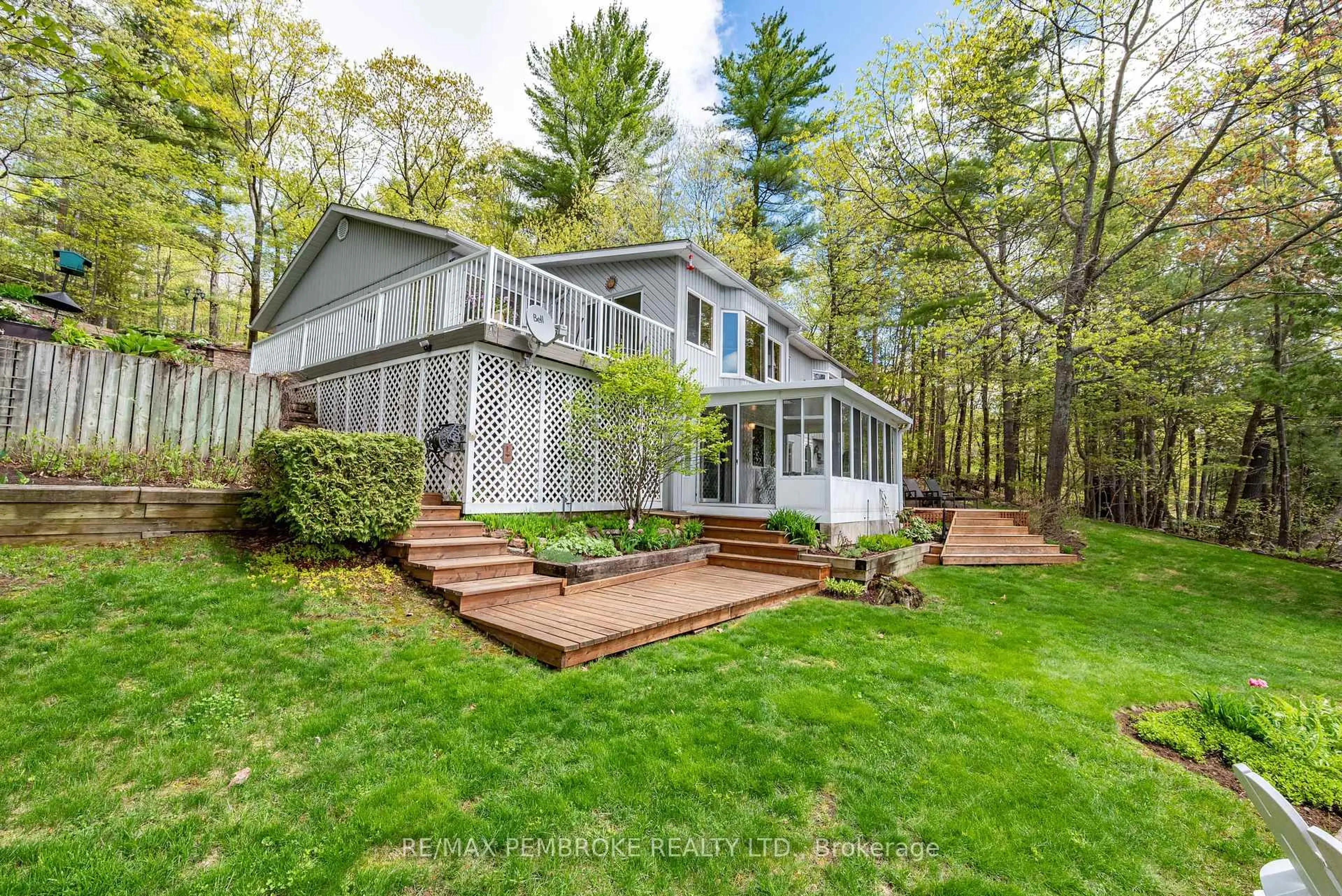 Home with vinyl exterior material, water/lake/river/ocean view for 93 Bilsborrow Tr, Petawawa Ontario K8H 2W8