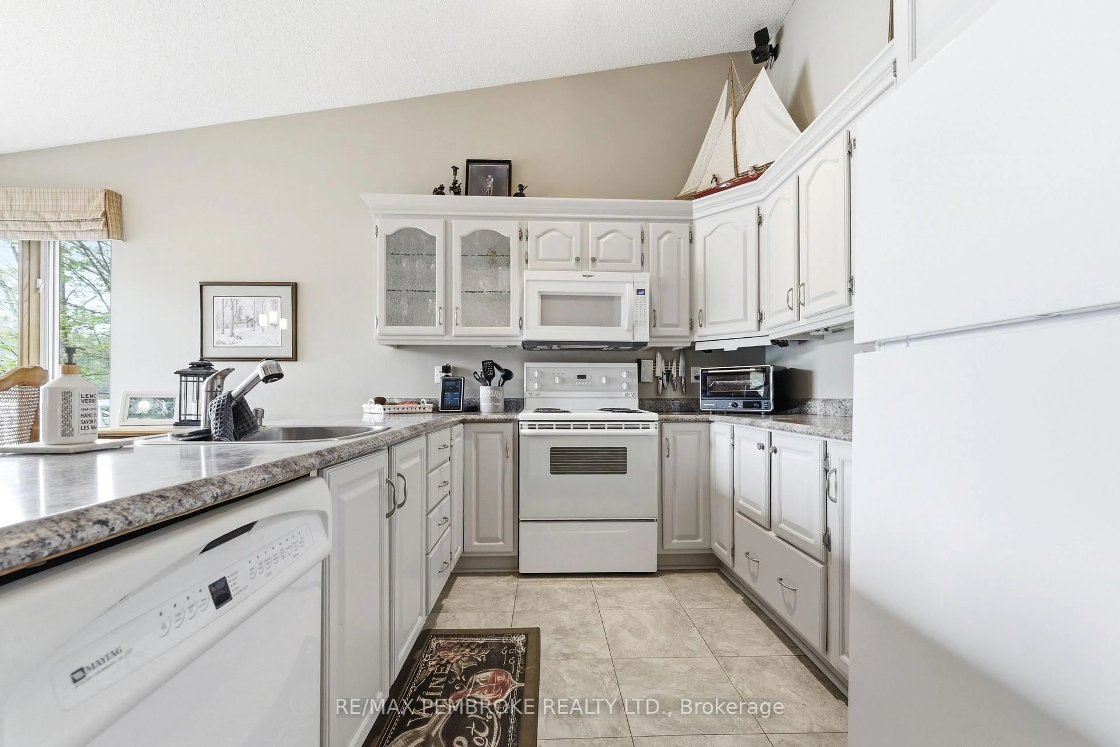 Standard kitchen, ceramic/tile floor for 93 Bilsborrow Tr, Petawawa Ontario K8H 2W8