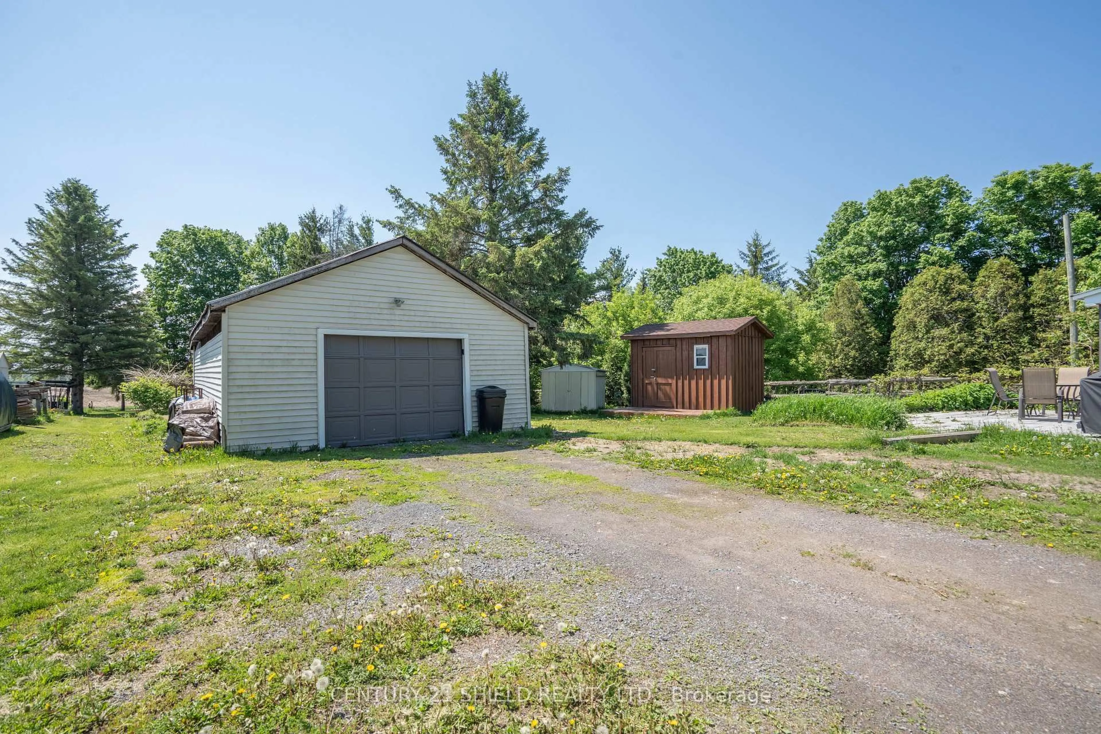 Shed for 18582 Dundas St, South Glengarry Ontario K0C 1S0