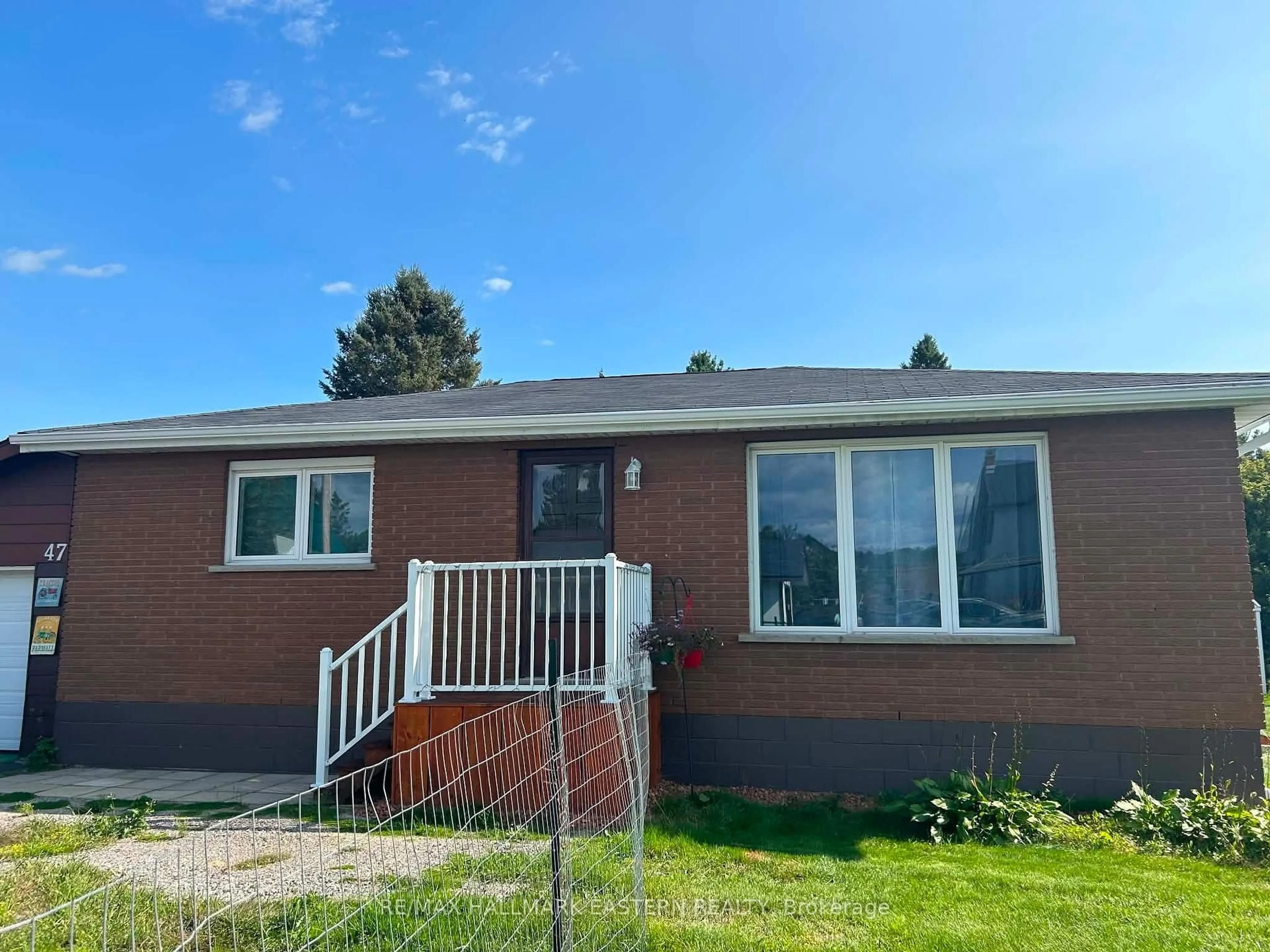 Home with vinyl exterior material, unknown for 47 Young St, Sables-Spanish Rivers Ontario P0P 2G0