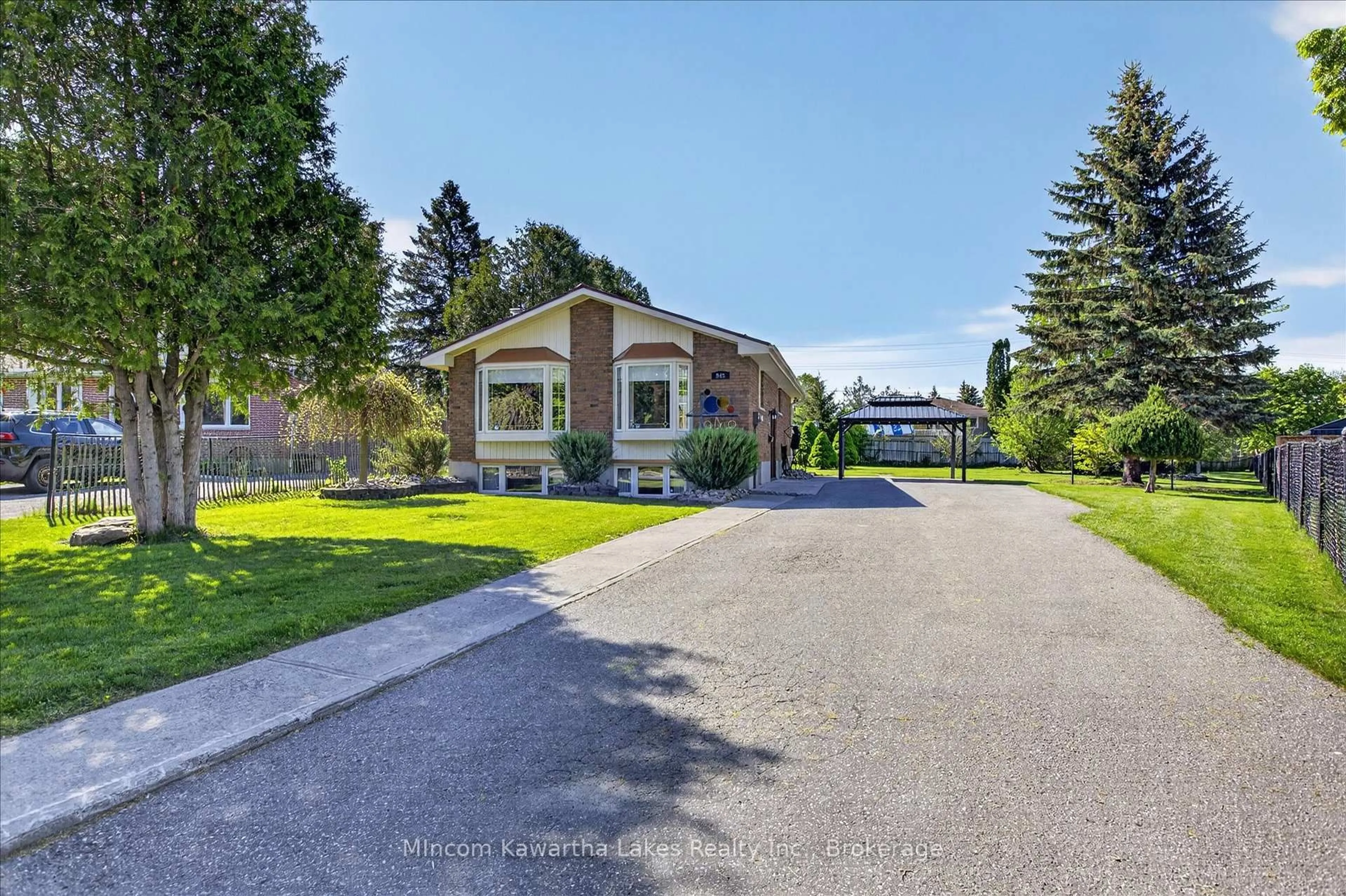A pic from outside/outdoor area/front of a property/back of a property/a pic from drone, water/lake/river/ocean view for 948 St Pauls St, Peterborough Ontario K9H 6J6