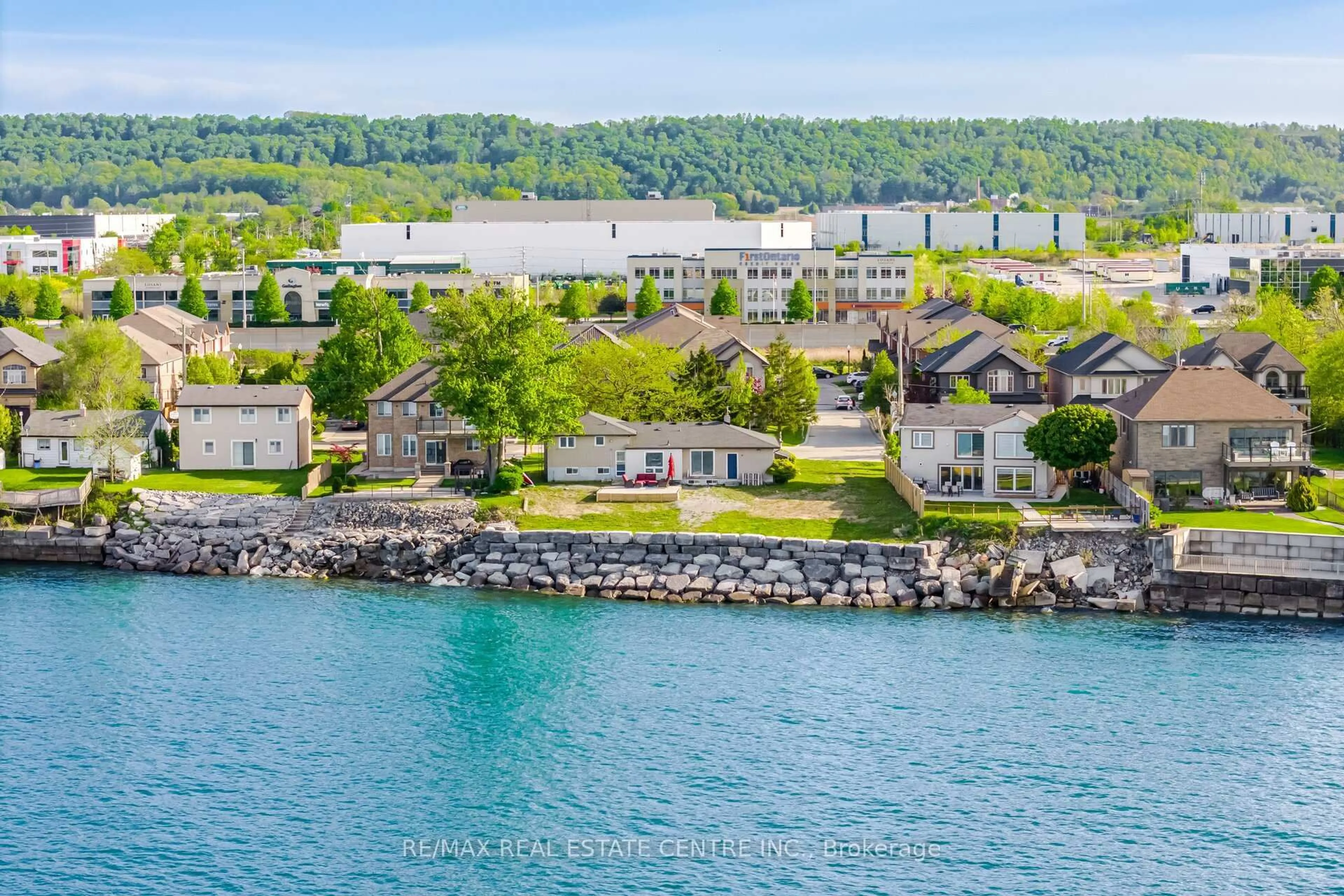 A pic from outside/outdoor area/front of a property/back of a property/a pic from drone, water/lake/river/ocean view for 46 Seabreeze Cres, Hamilton Ontario L8E 5C8