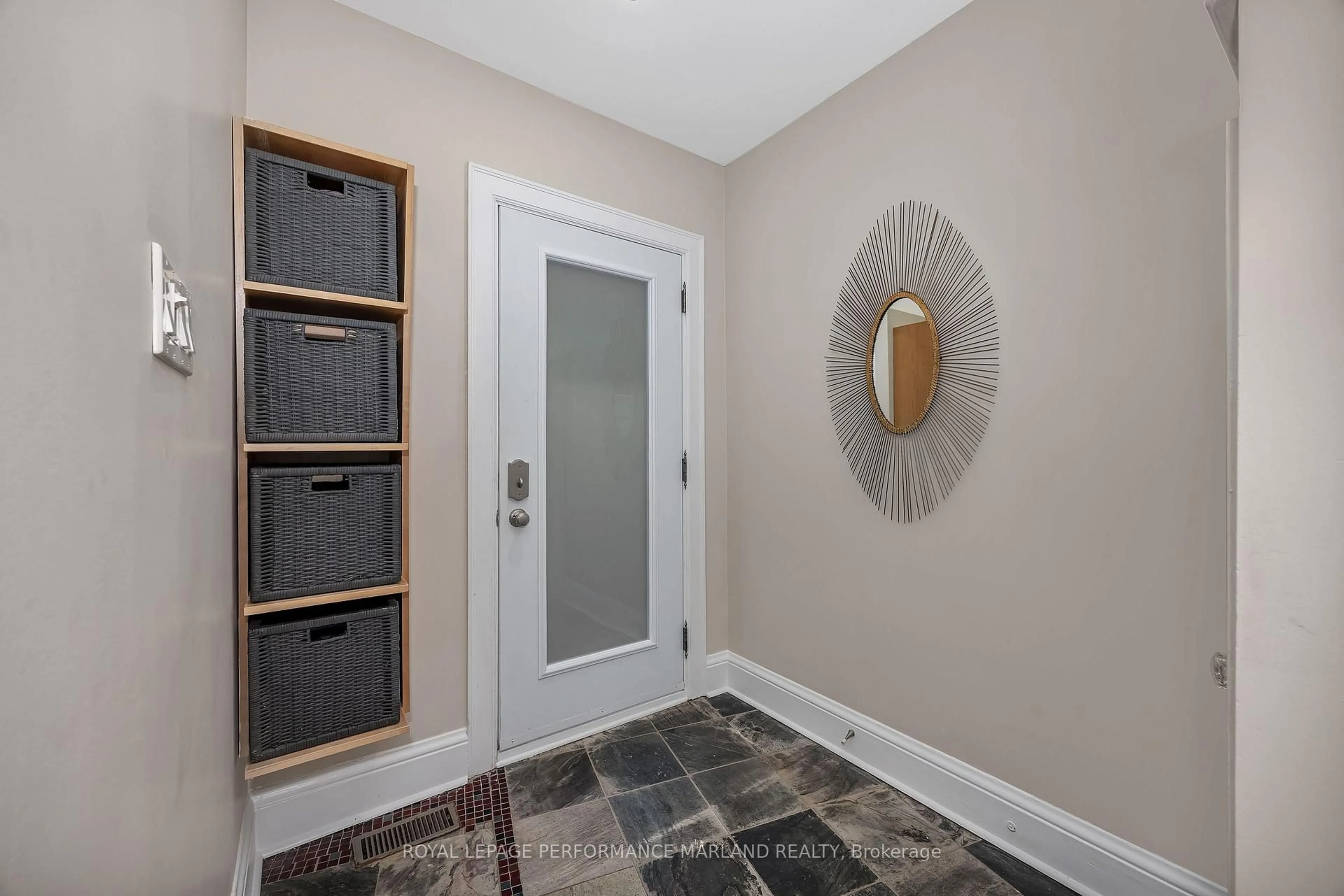 Indoor entryway for 97 Bellwood Ave, Ottawa Ontario K1S 1S8