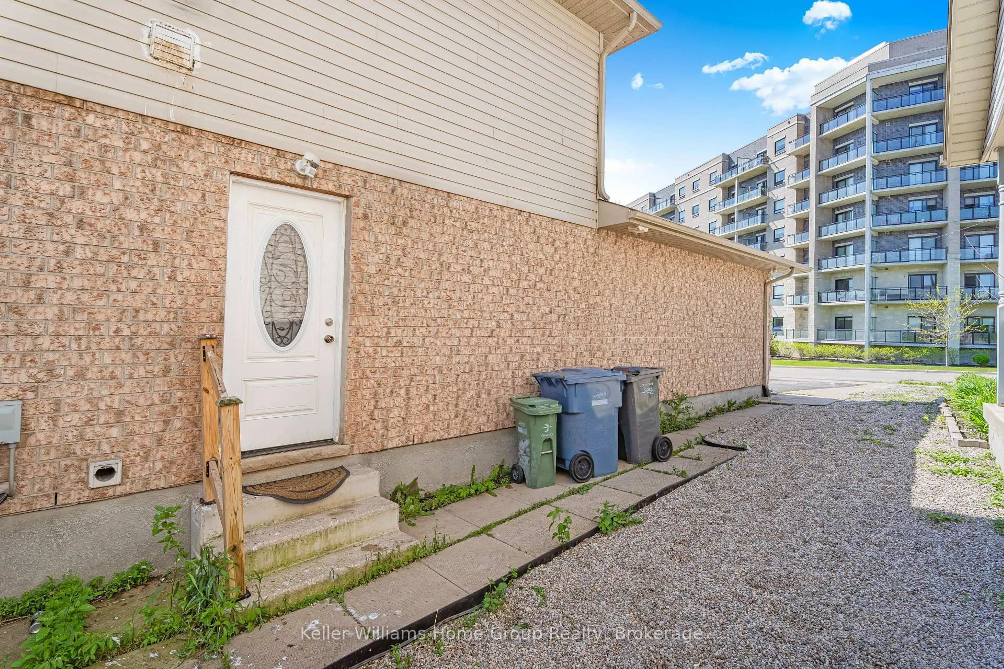 Patio, street for 177 Watson Rd, Guelph Ontario N1E 0J3