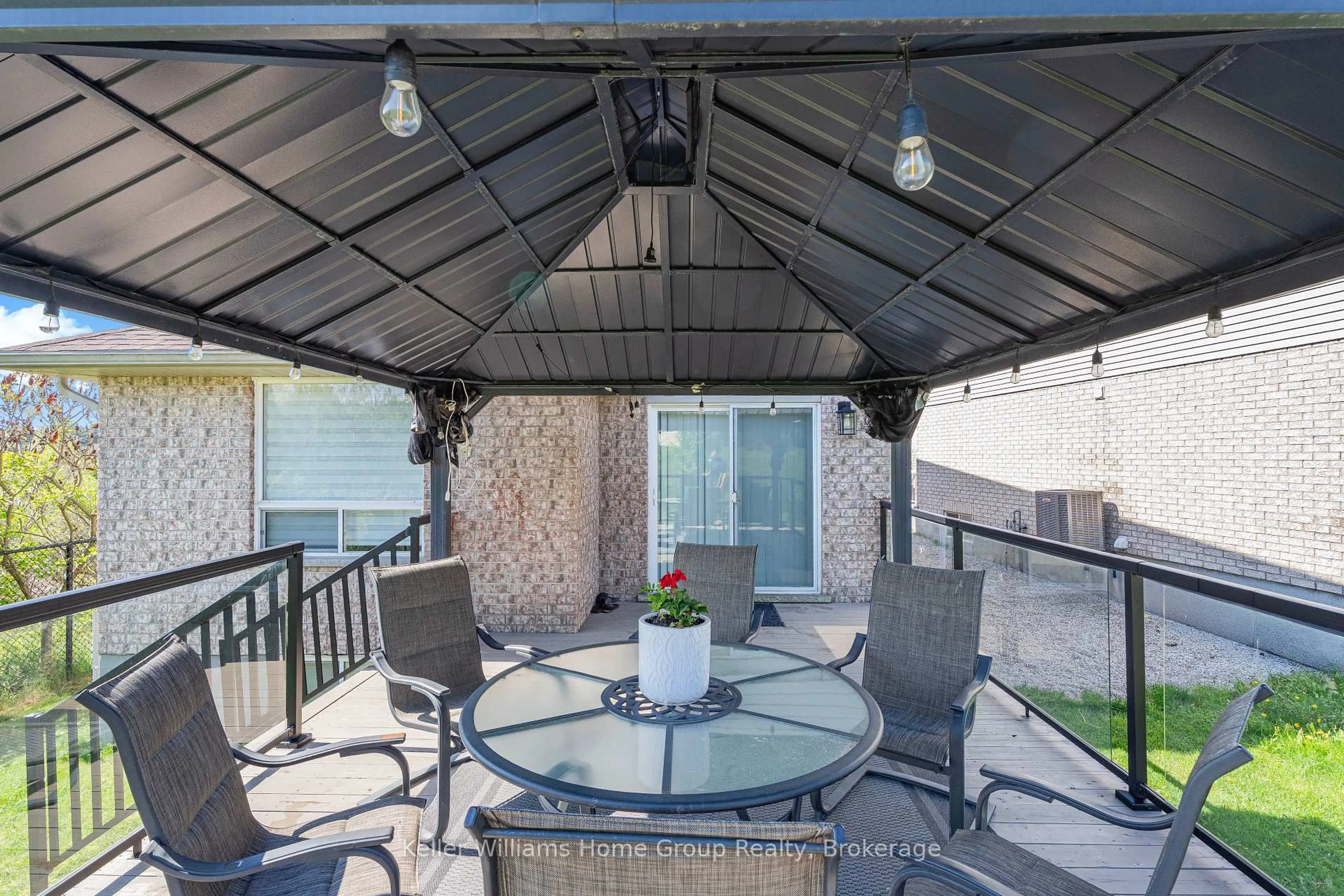 Patio, street for 177 Watson Rd, Guelph Ontario N1E 0J3