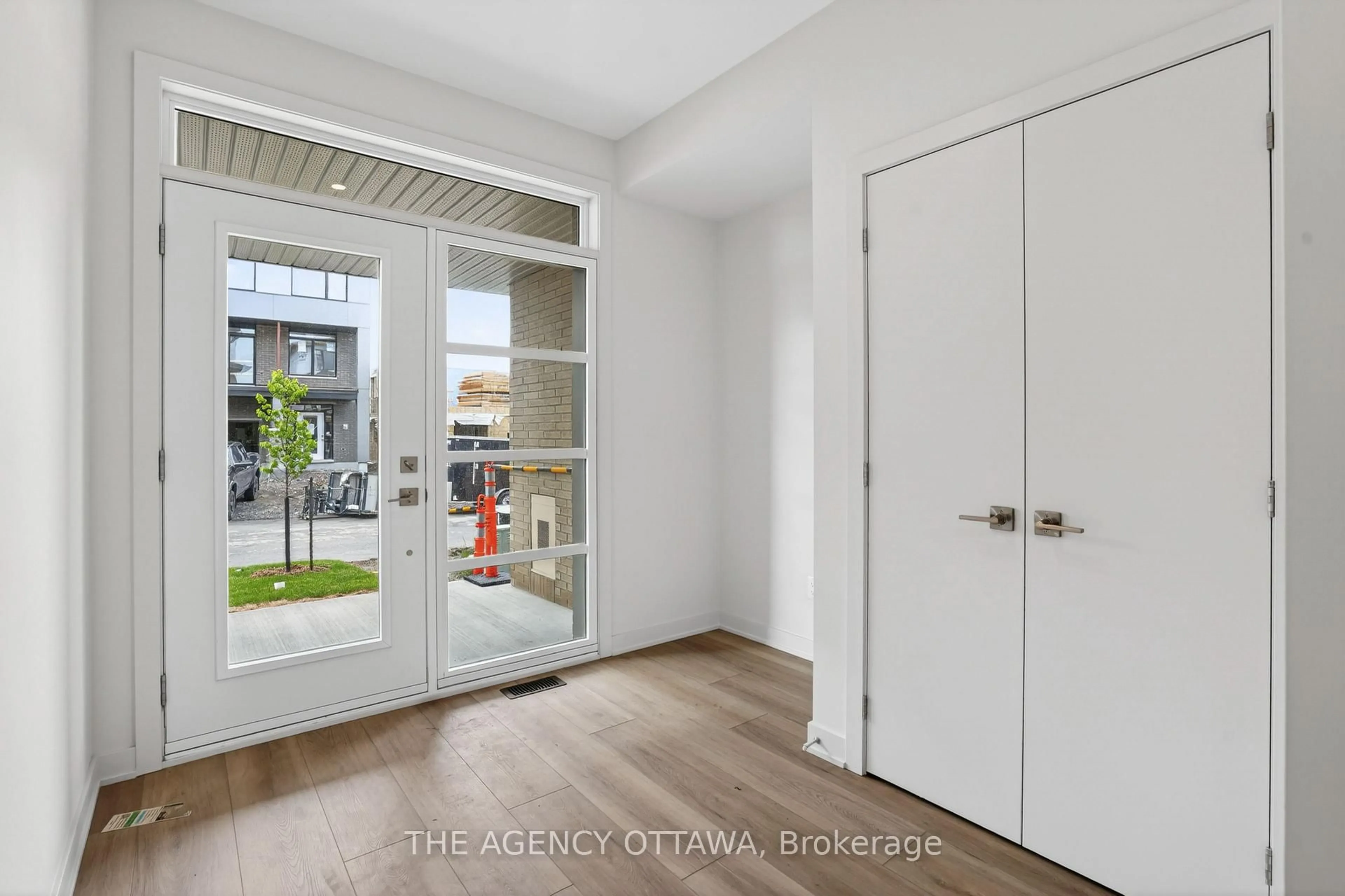 Indoor entryway for 3061 Showcase Cres, Ottawa Ontario K4M 0S1