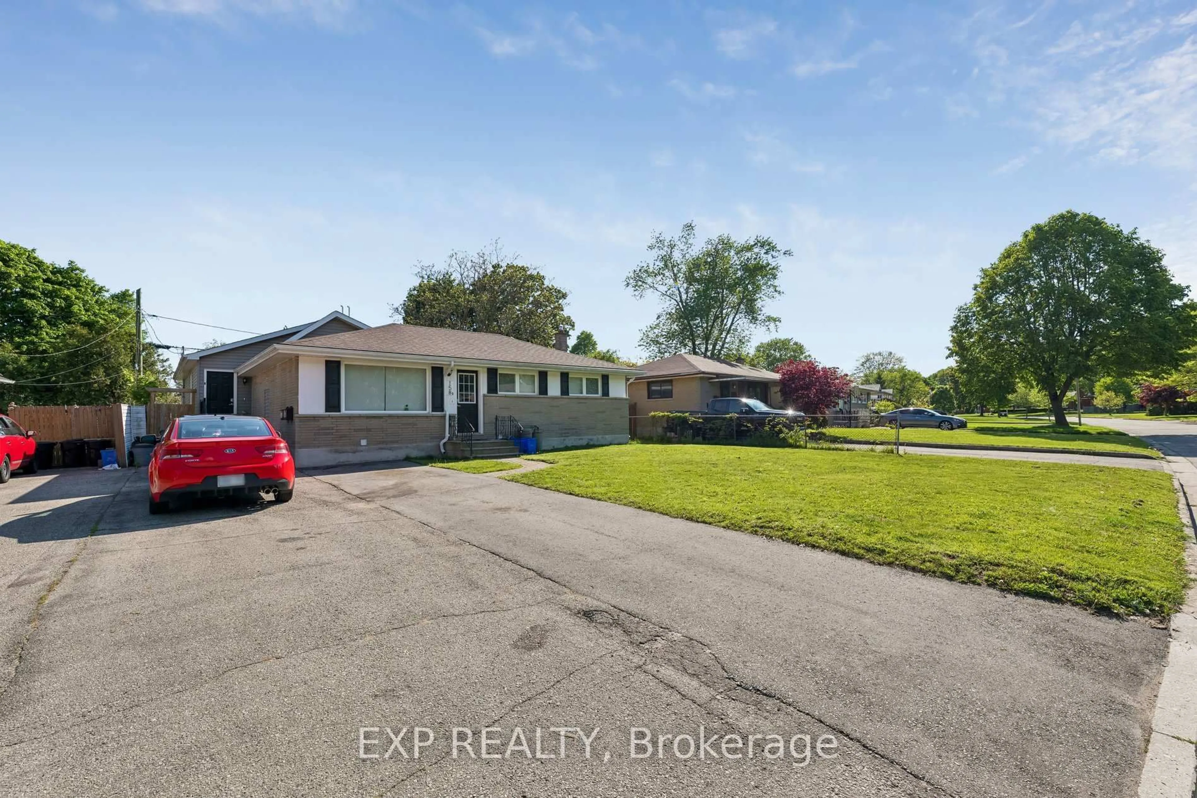 A pic from outside/outdoor area/front of a property/back of a property/a pic from drone, street for 158 Laurentian Dr, London East Ontario N5W 1P2