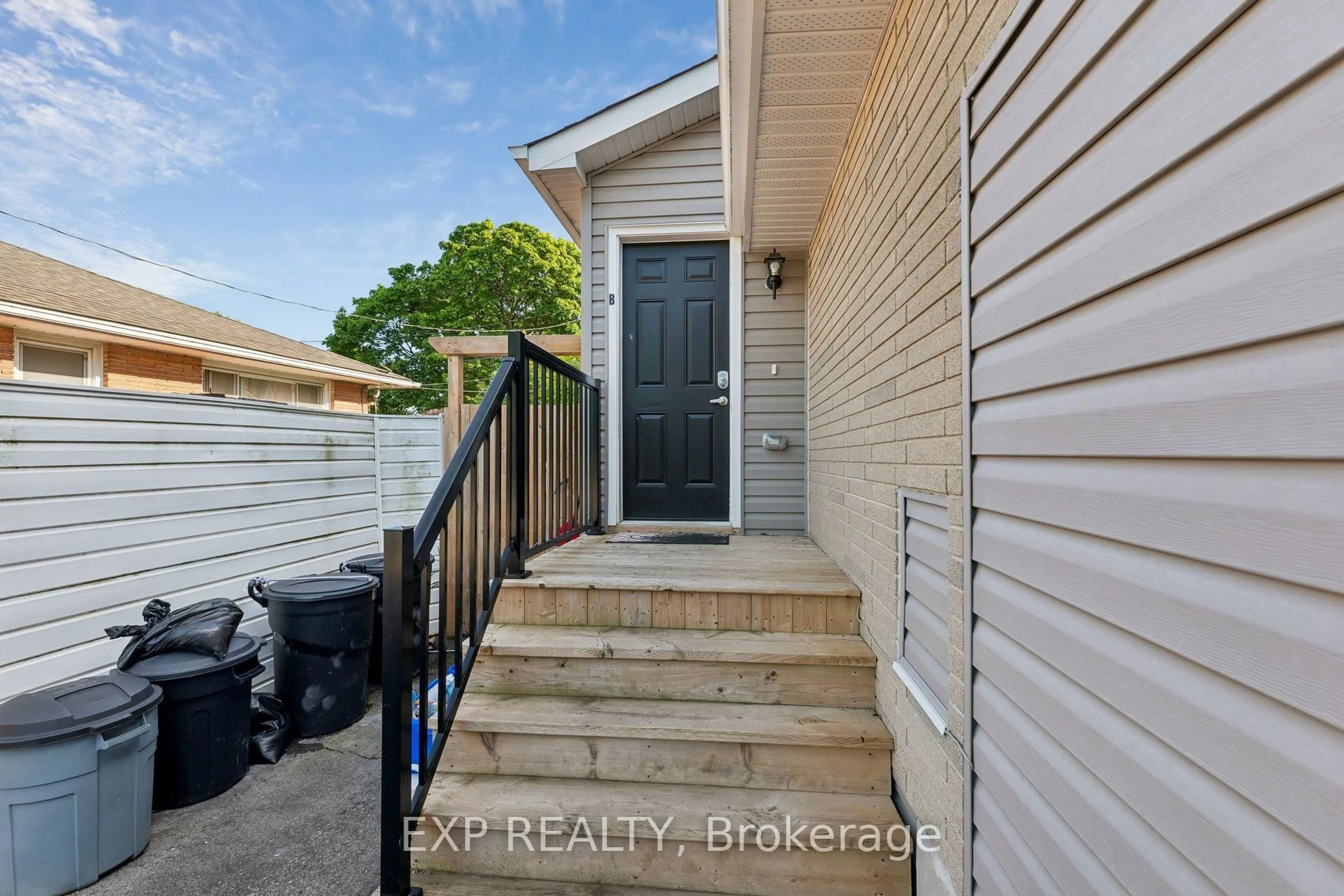 Unknown for 158 Laurentian Dr, London East Ontario N5W 1P2