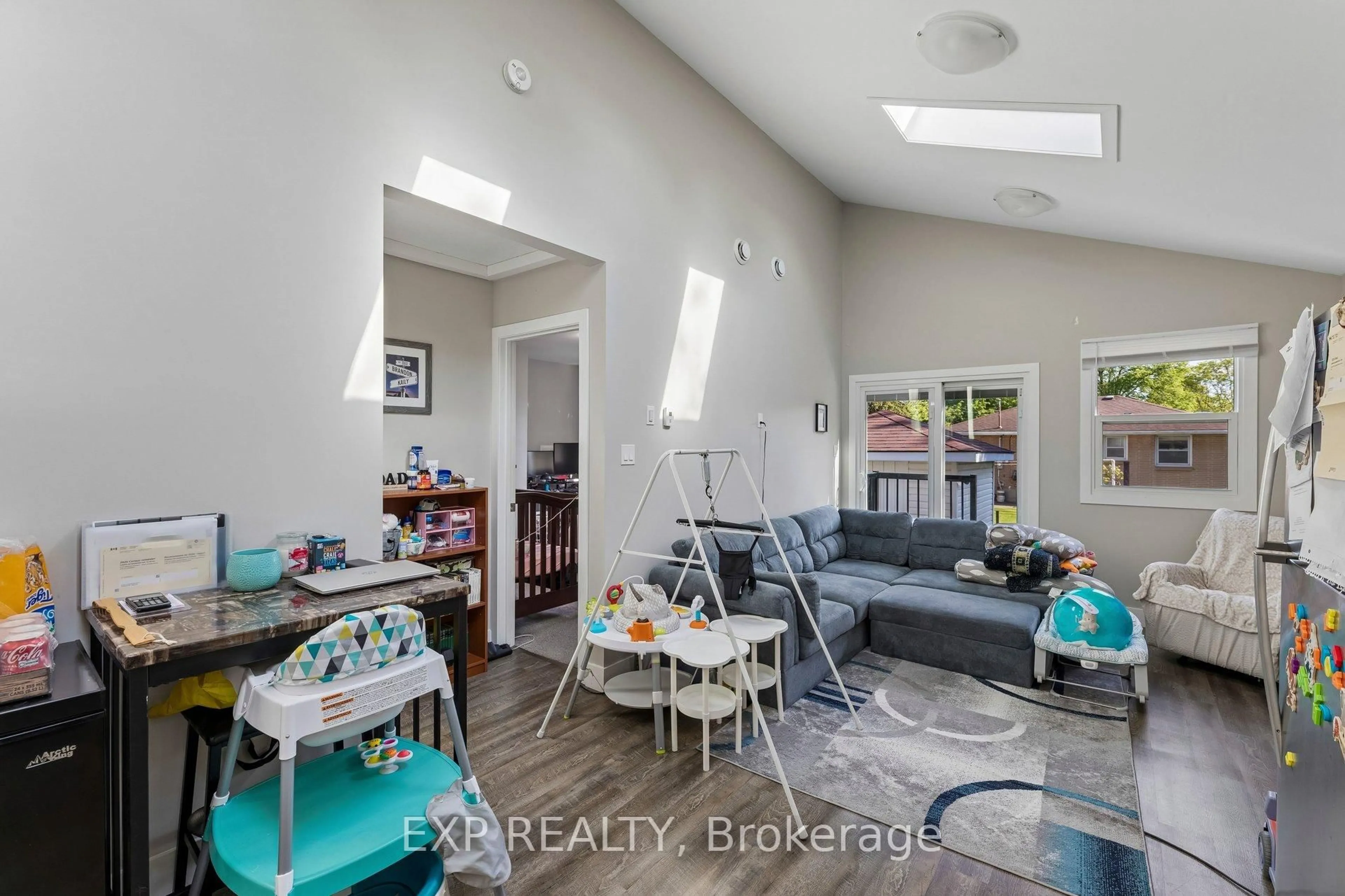A pic of a room for 158 Laurentian Dr, London East Ontario N5W 1P2