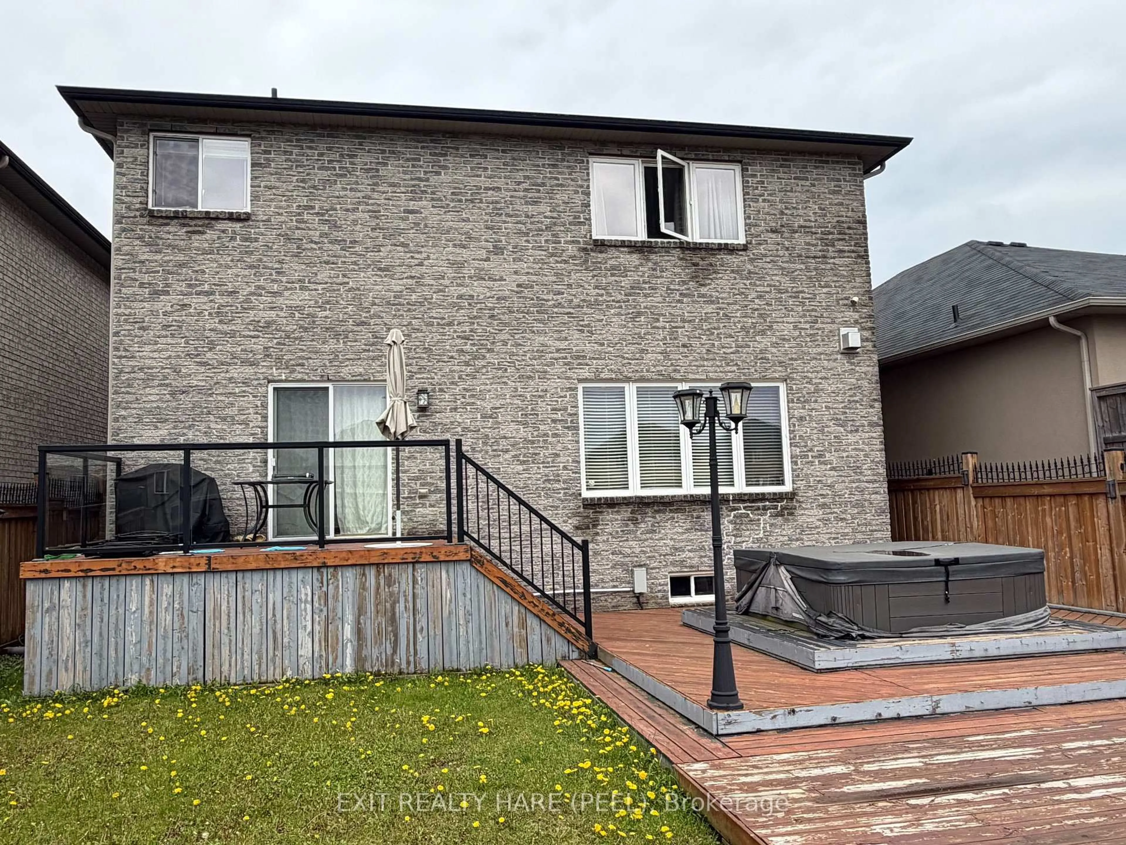 A pic from outside/outdoor area/front of a property/back of a property/a pic from drone, unknown for 174 Irwin Ave, Hamilton Ontario L9K 0A8