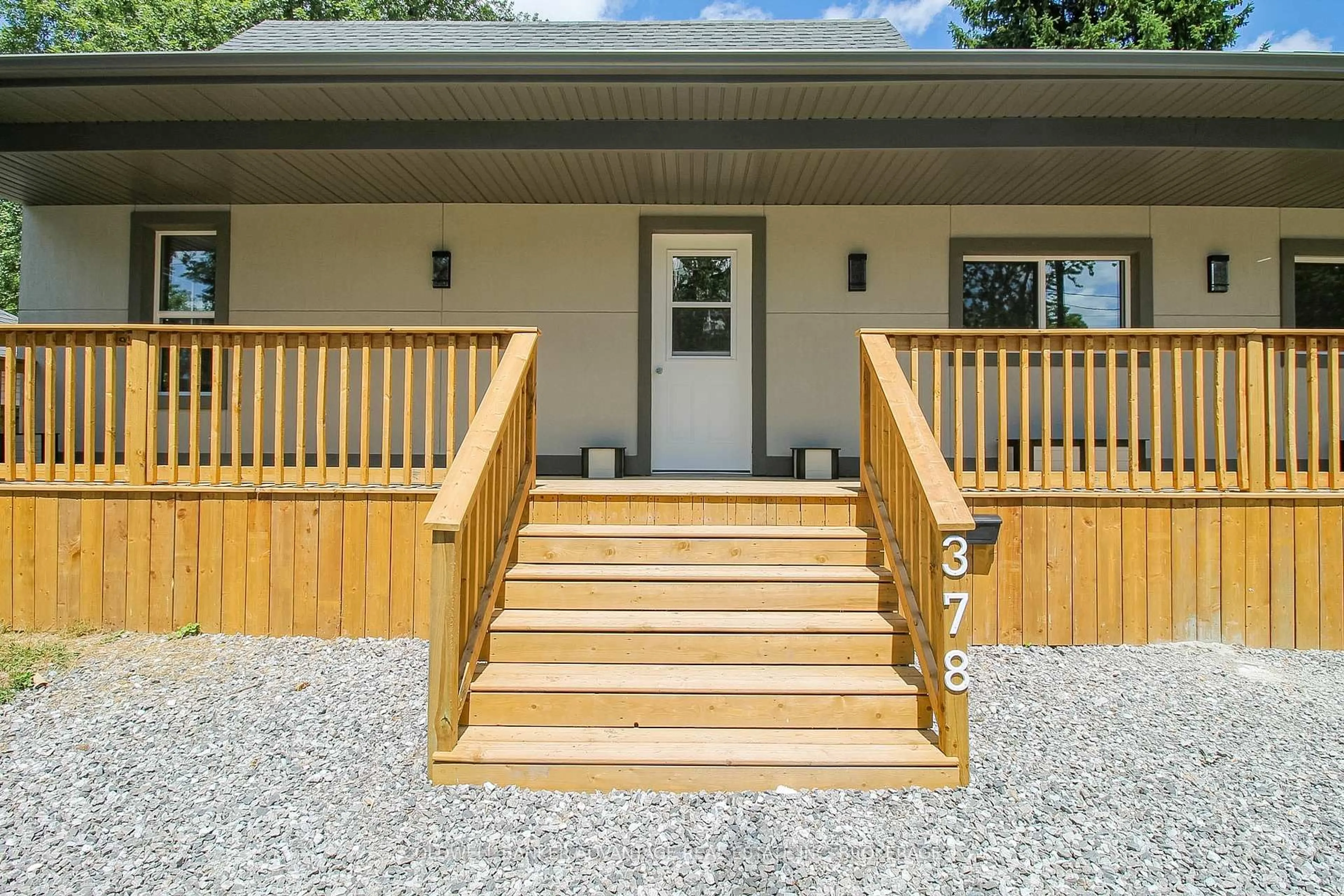 Unknown for 378 Thorold Rd, Welland Ontario L3C 3W6
