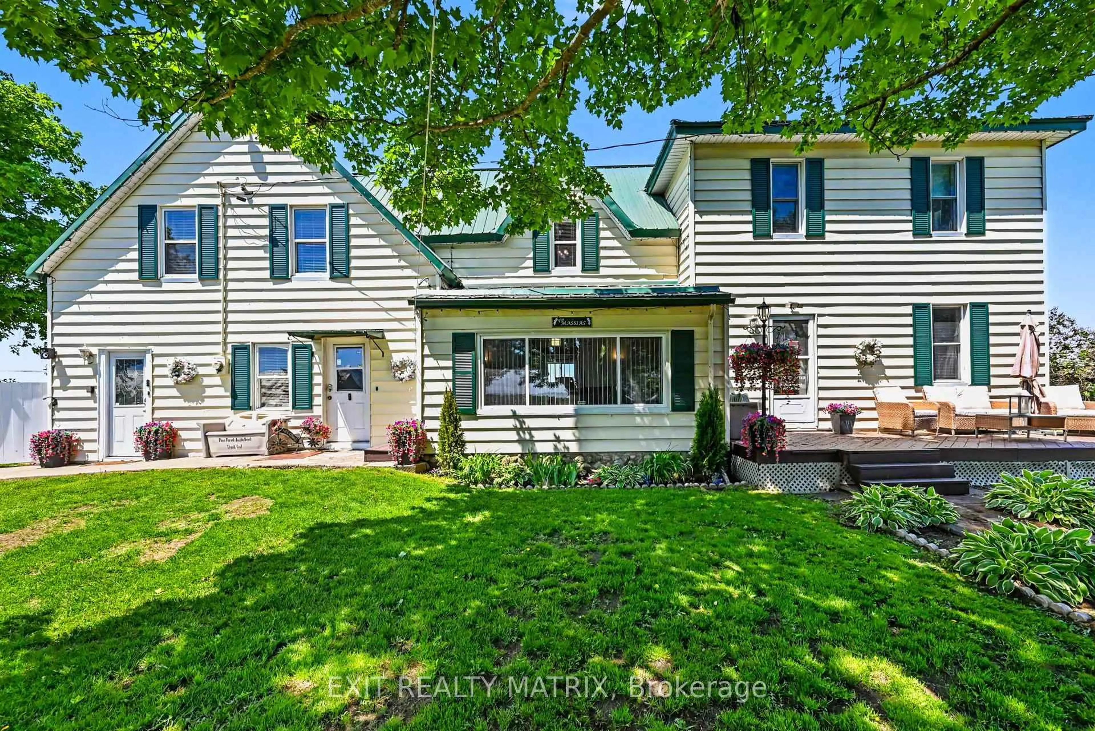 Home with vinyl exterior material, street for 3198 138 Highway, North Stormont Ontario K0C 1C0