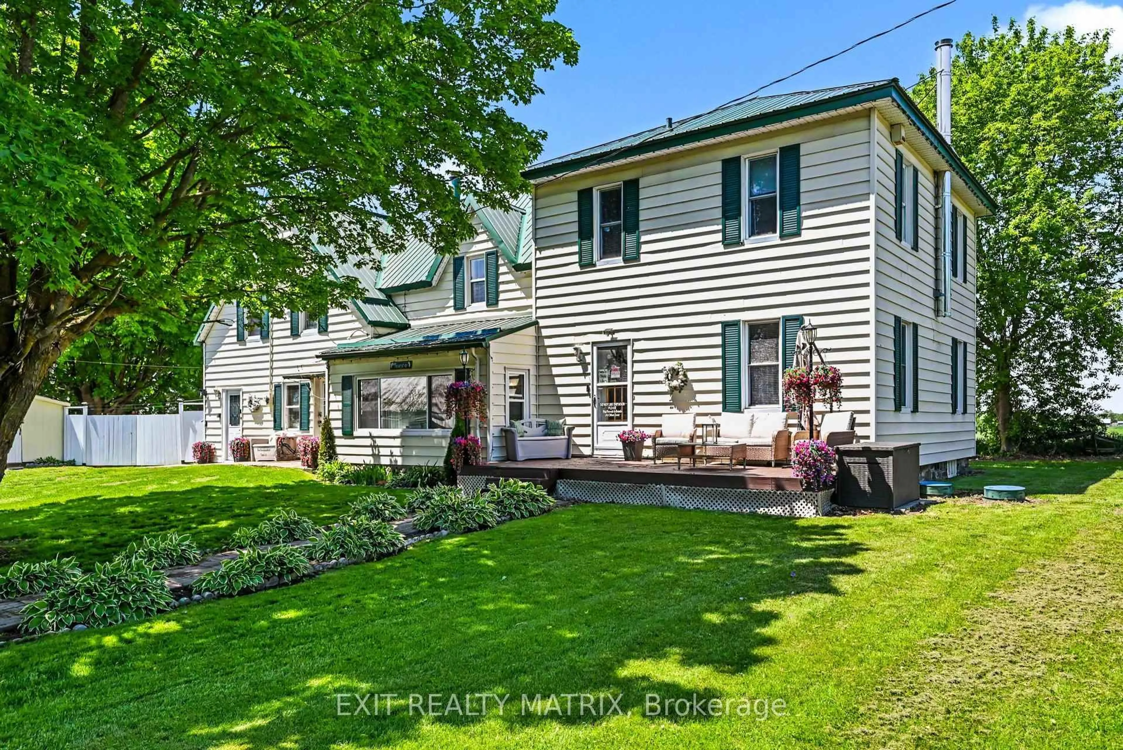 Home with vinyl exterior material, street for 3198 138 Highway, North Stormont Ontario K0C 1C0