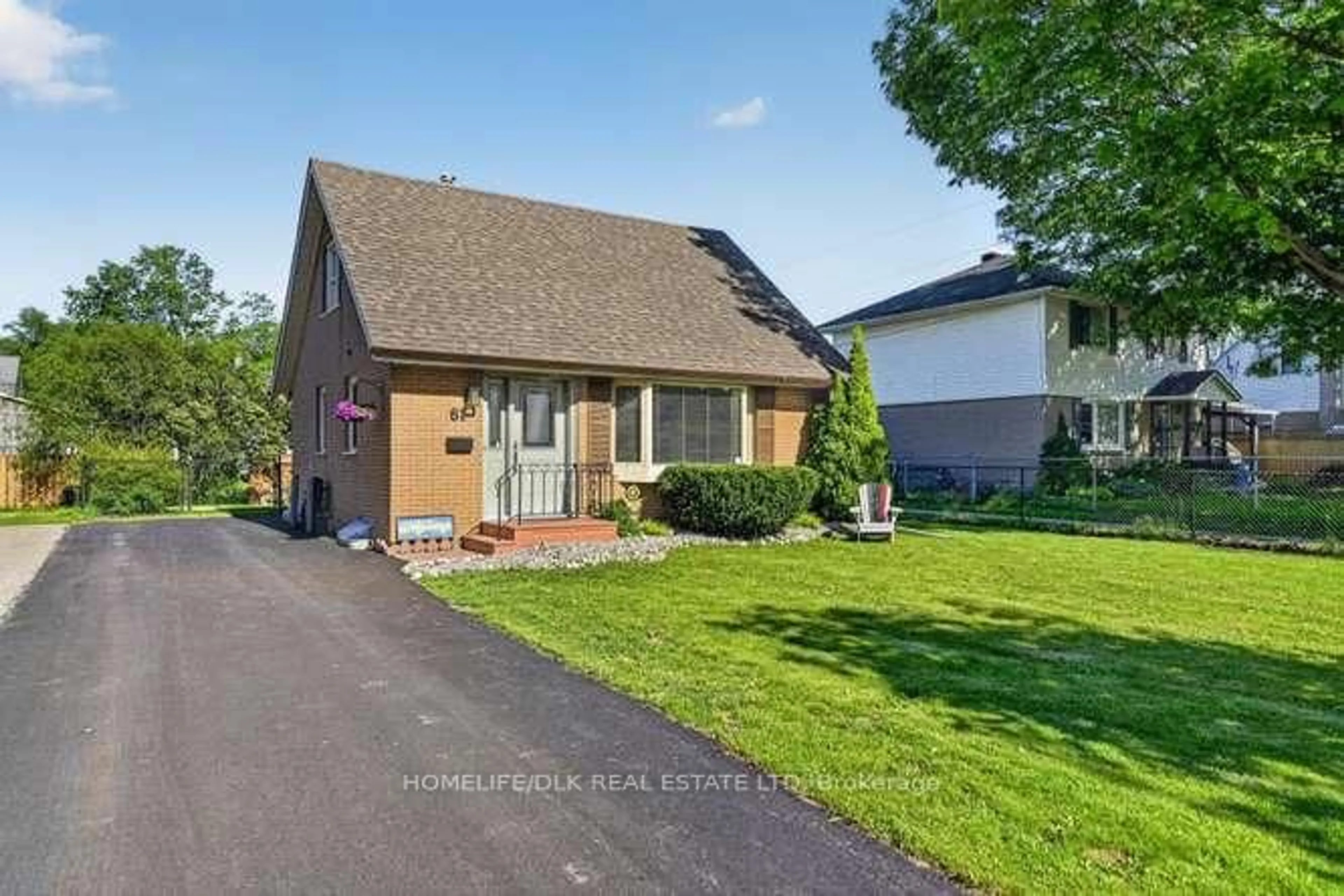 Home with vinyl exterior material, street for 61 Salisbury Ave, Brockville Ontario K6V 2T6