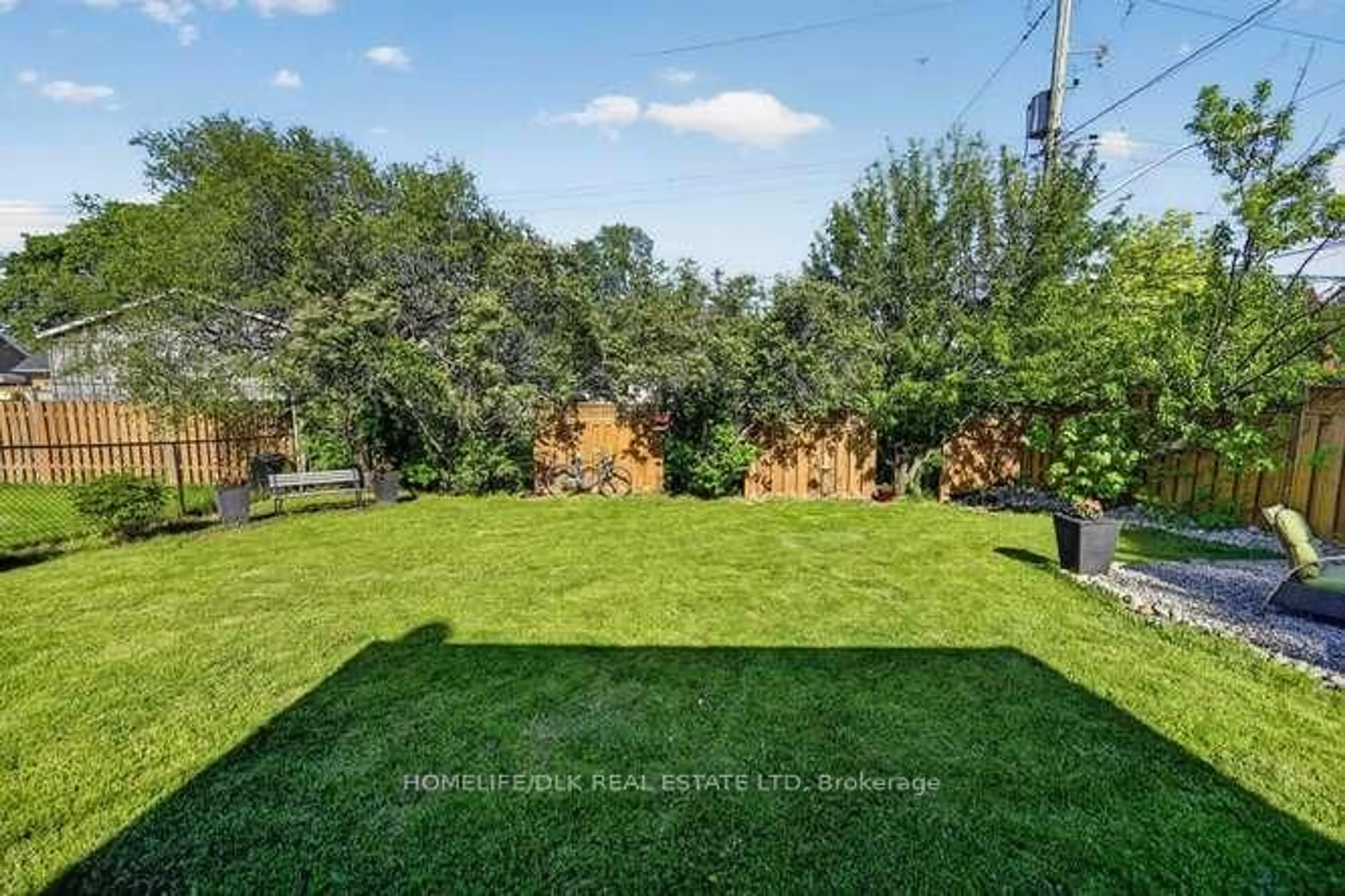 A pic from outside/outdoor area/front of a property/back of a property/a pic from drone, forest/trees view for 61 Salisbury Ave, Brockville Ontario K6V 2T6