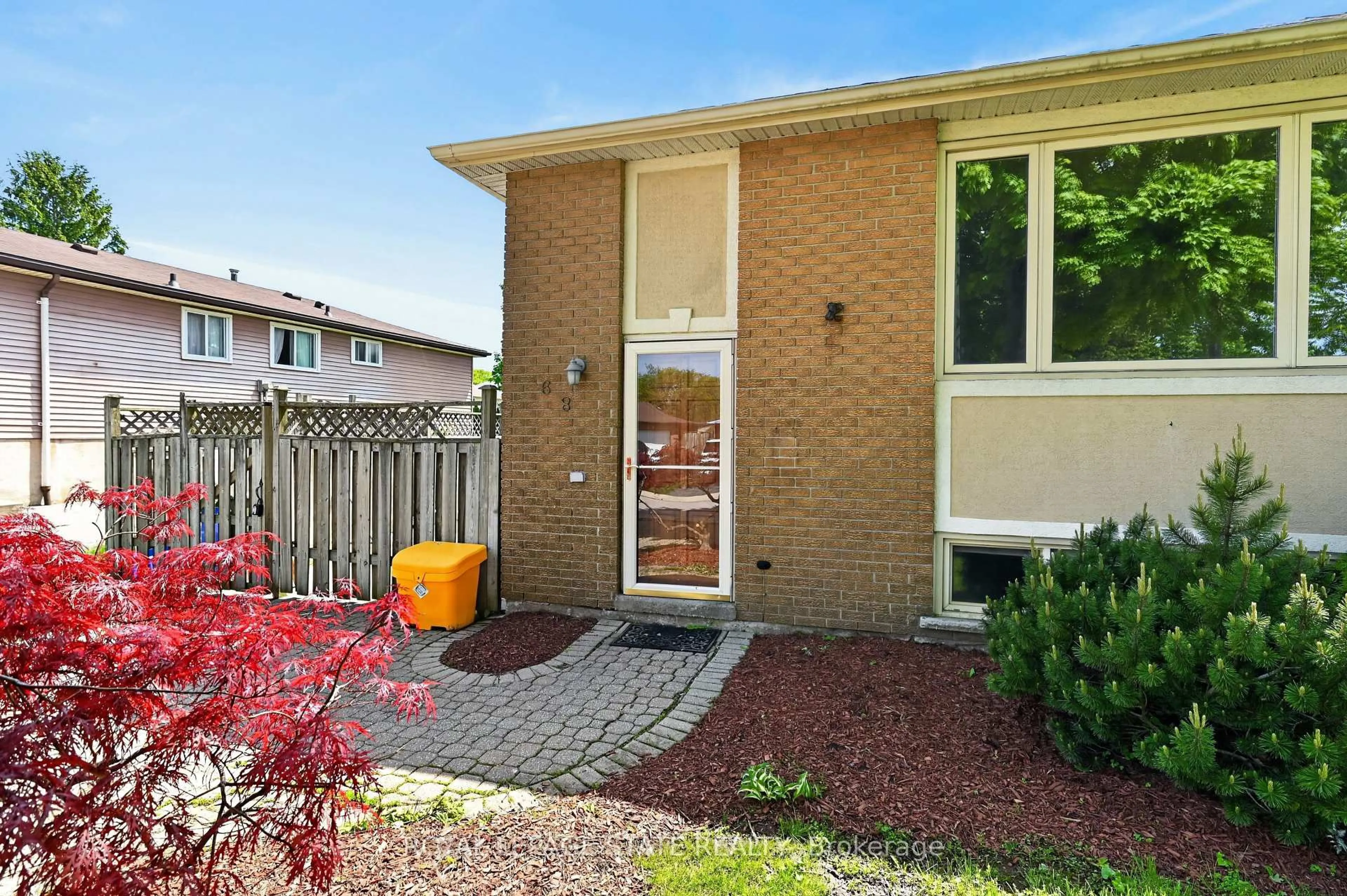 Unknown for 68 Duncairn Cres, Hamilton Ontario L9C 6G1