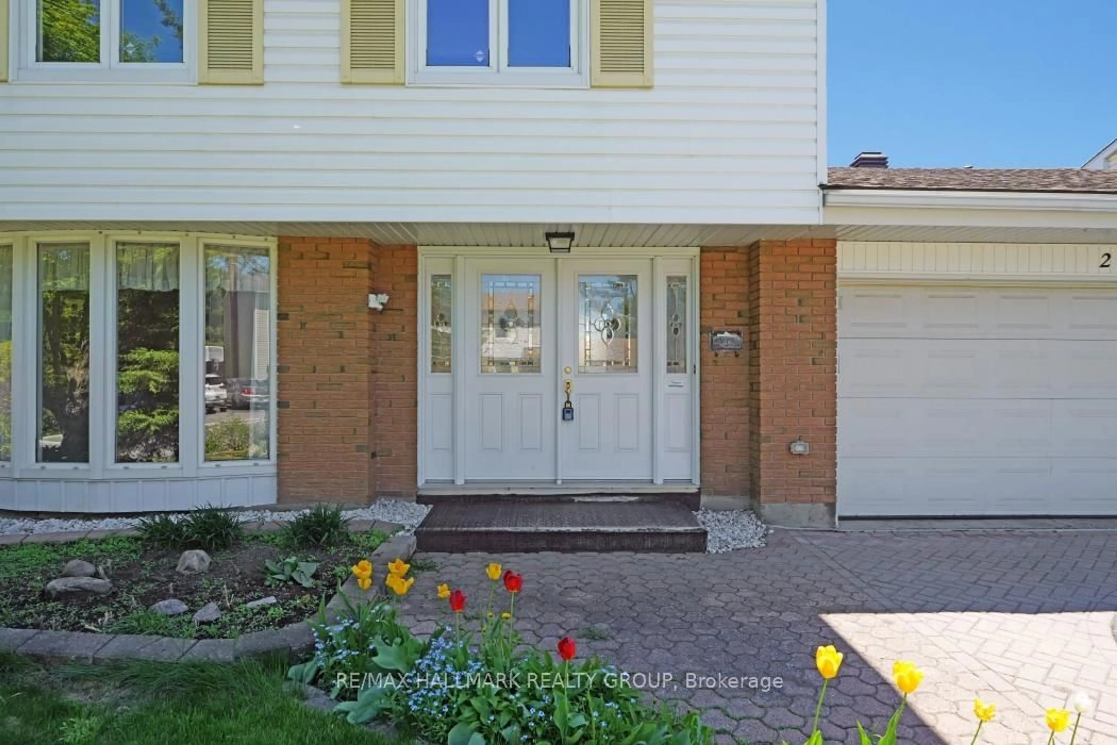 Unknown for 2187 Hamelin Cres, Ottawa Ontario K1J 6K9