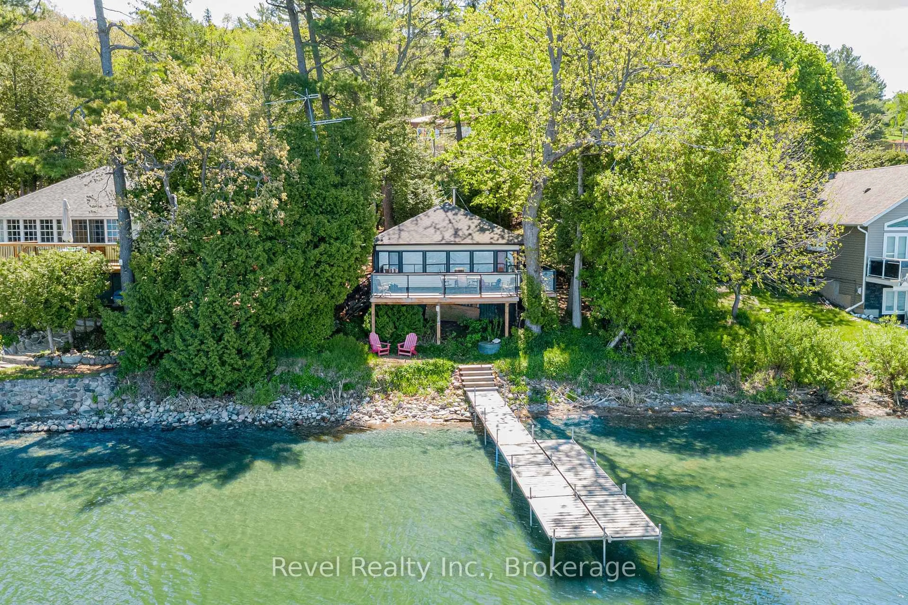 A pic from outside/outdoor area/front of a property/back of a property/a pic from drone, water/lake/river/ocean view for 8004 Taits Beach Rd, Hamilton Township Ontario K0L 1E0