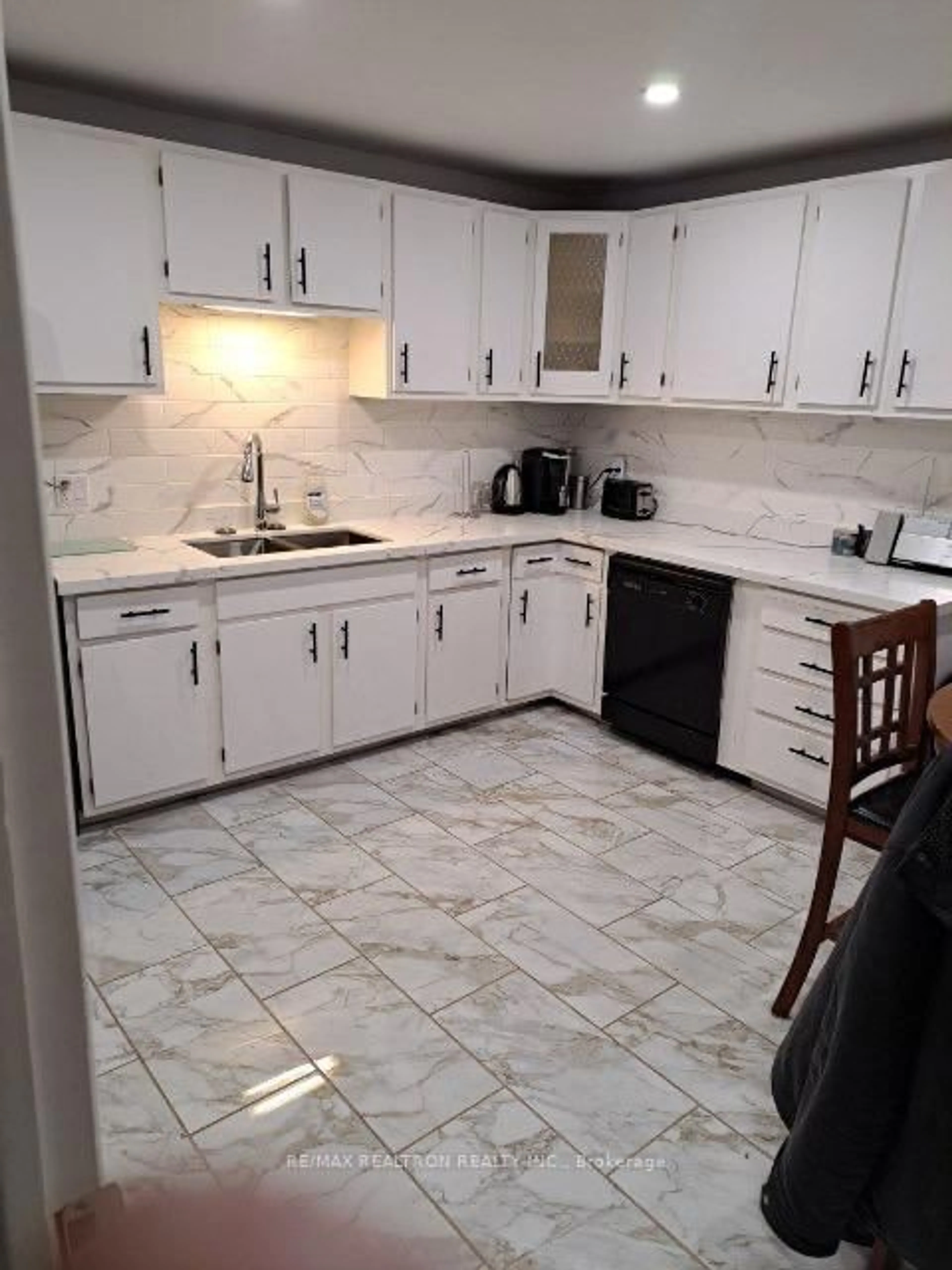 Standard kitchen, ceramic/tile floor for 109 Catherine St, Quinte West Ontario K8V 5K9