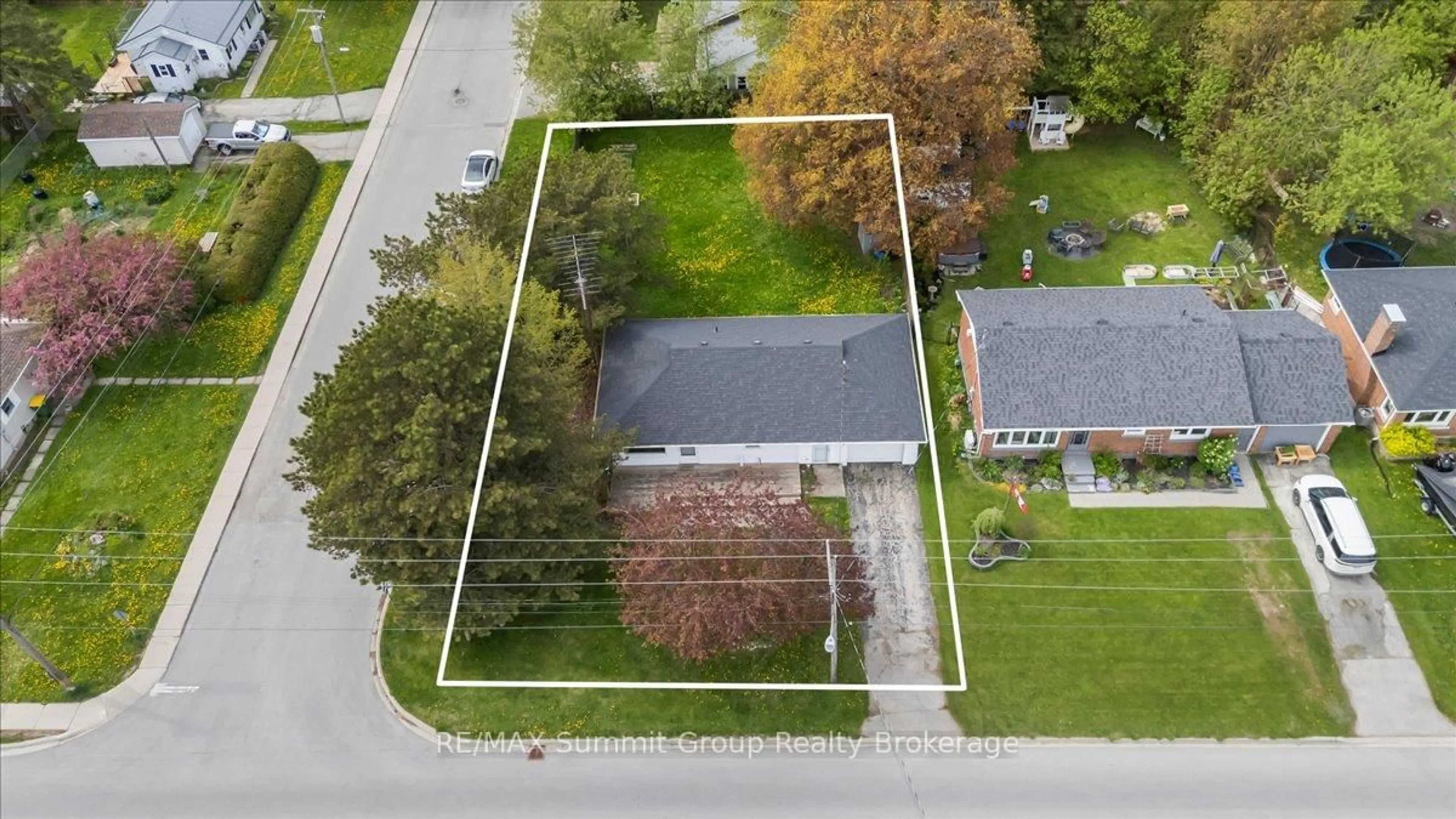 A pic from outside/outdoor area/front of a property/back of a property/a pic from drone, street for 162 Main St, Grey Highlands Ontario N0C 1H0