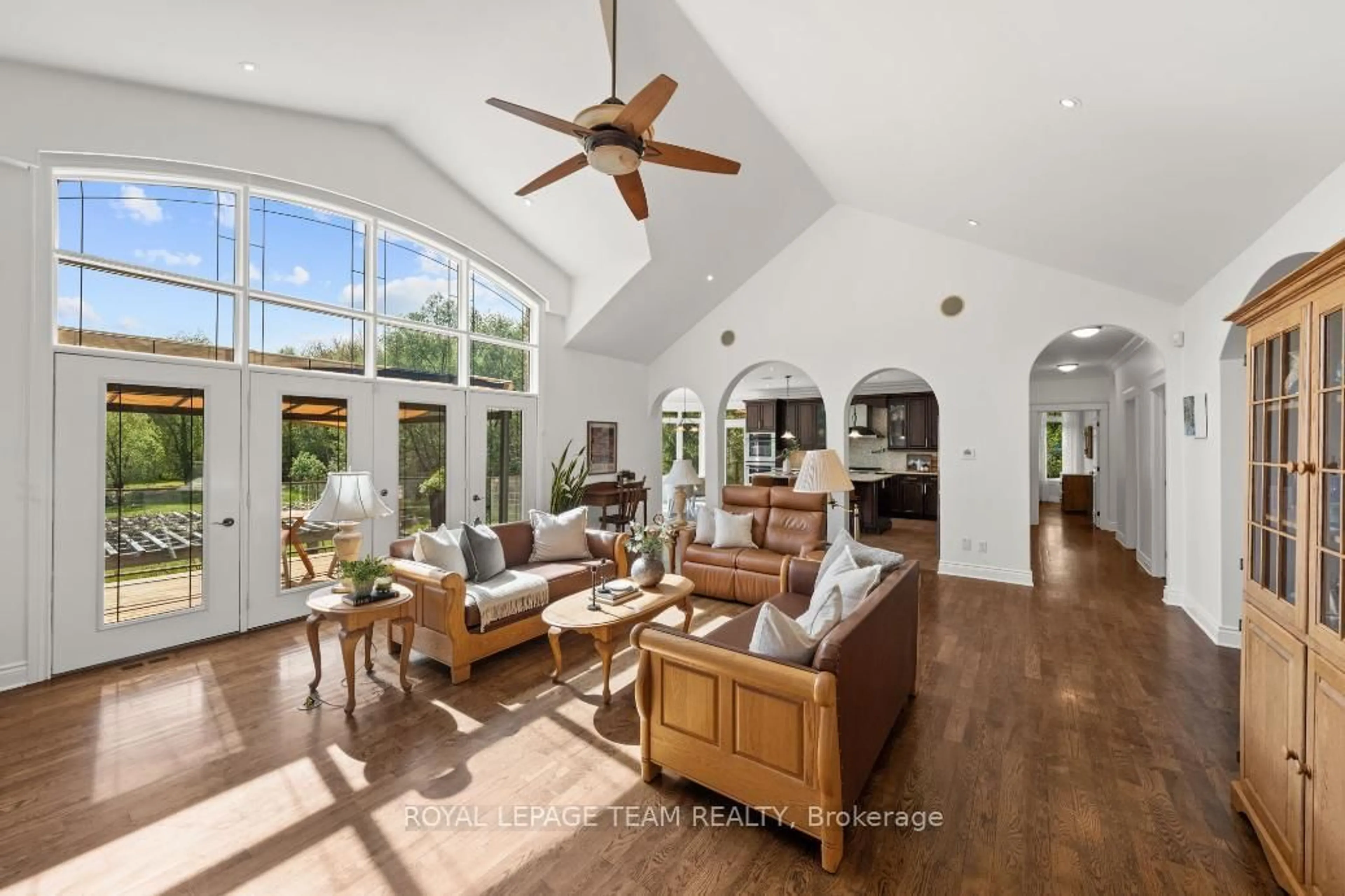 Living room with furniture, unknown for 6043 Knights Dr, Manotick Ontario K4M 0A2