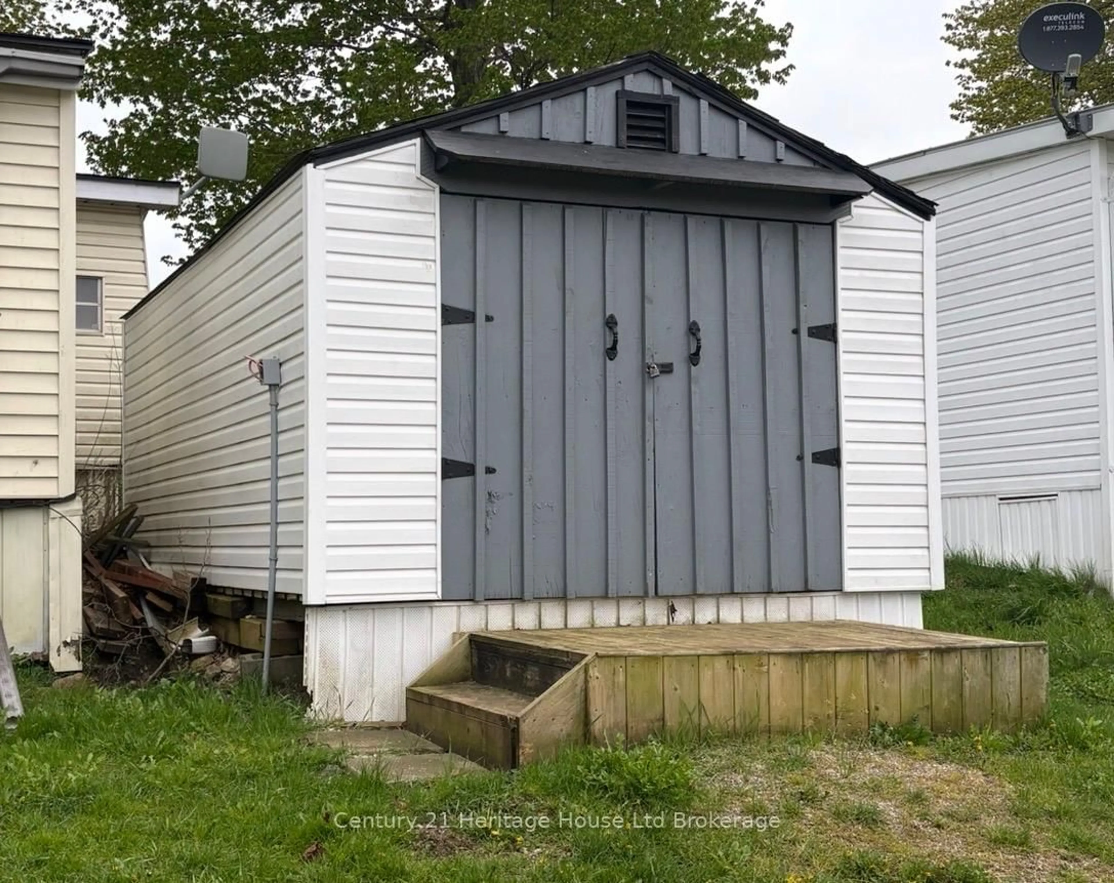 Shed for 596101 Oxford 59 Highway #5 Hillcrest, East Zorra-Tavistock Ontario N4S 7W1