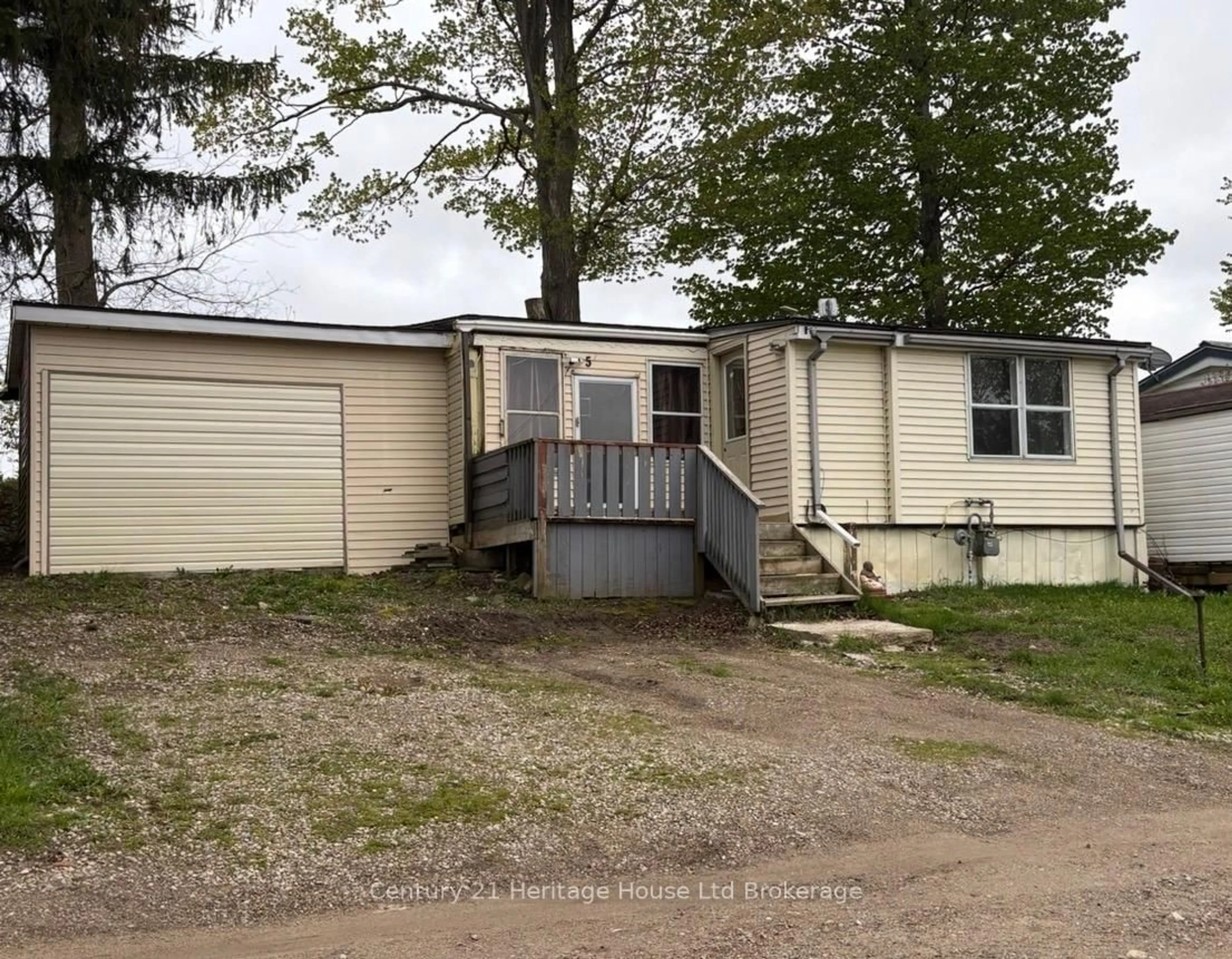 Unknown for 596101 Oxford 59 Highway #5 Hillcrest, East Zorra-Tavistock Ontario N4S 7W1