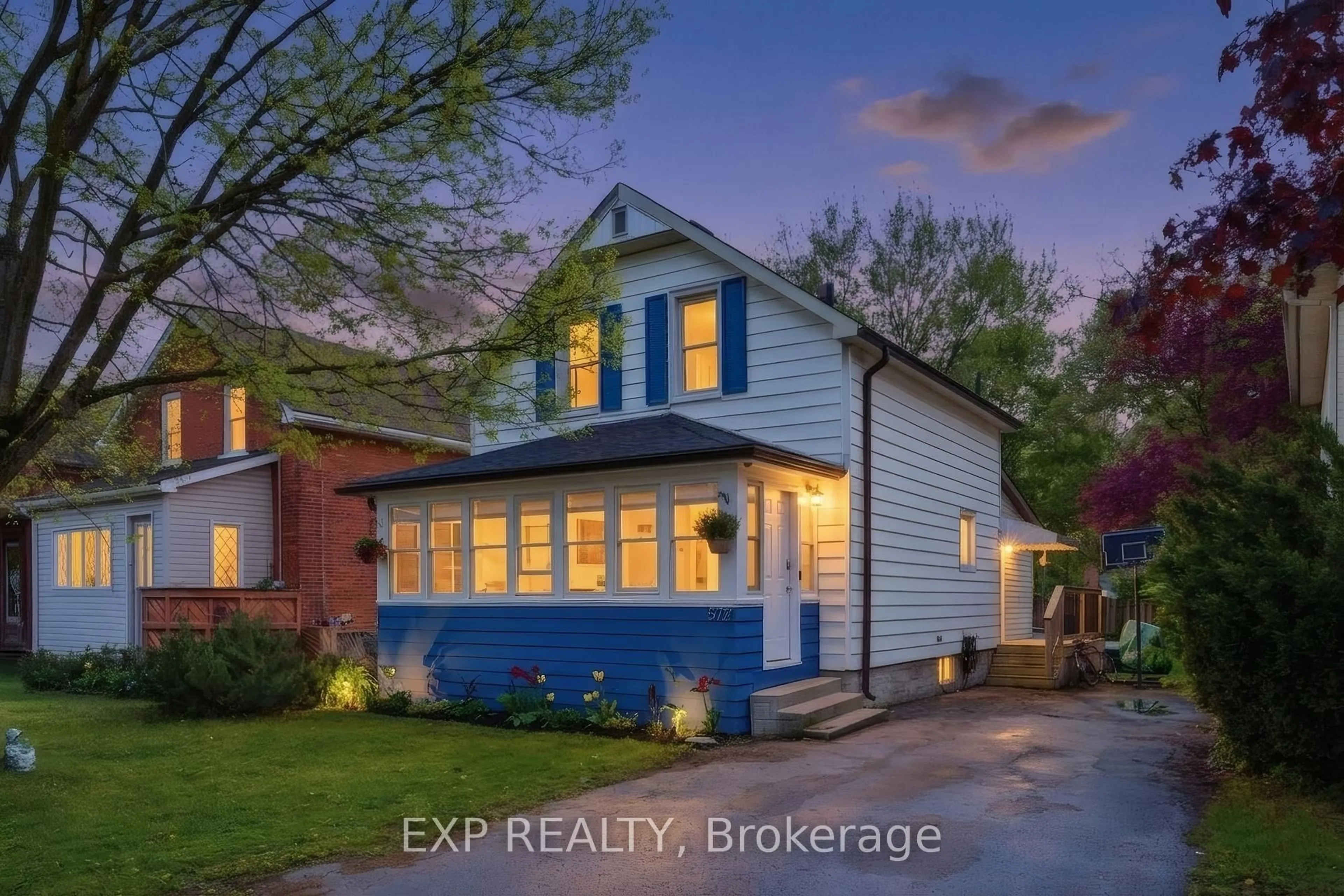 Unknown for 572 Downie St, Stratford Ontario N5A 1Y4
