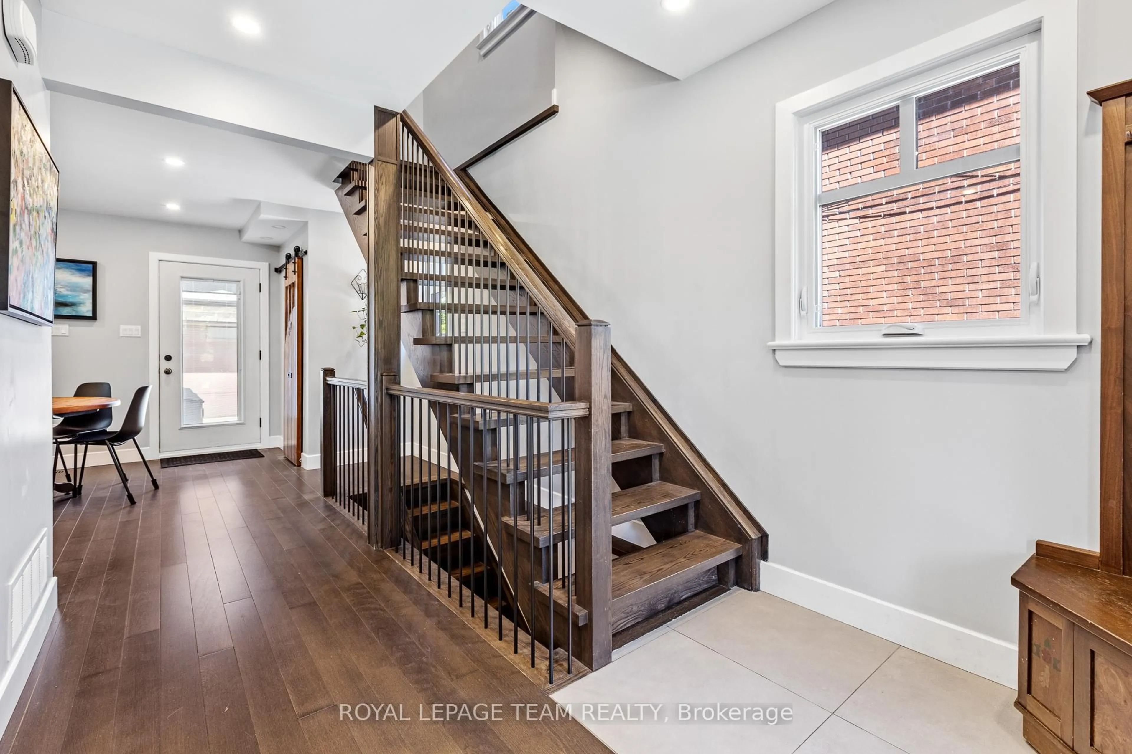 Unknown for 87 Helena St, Ottawa Ontario K1Y 3M9