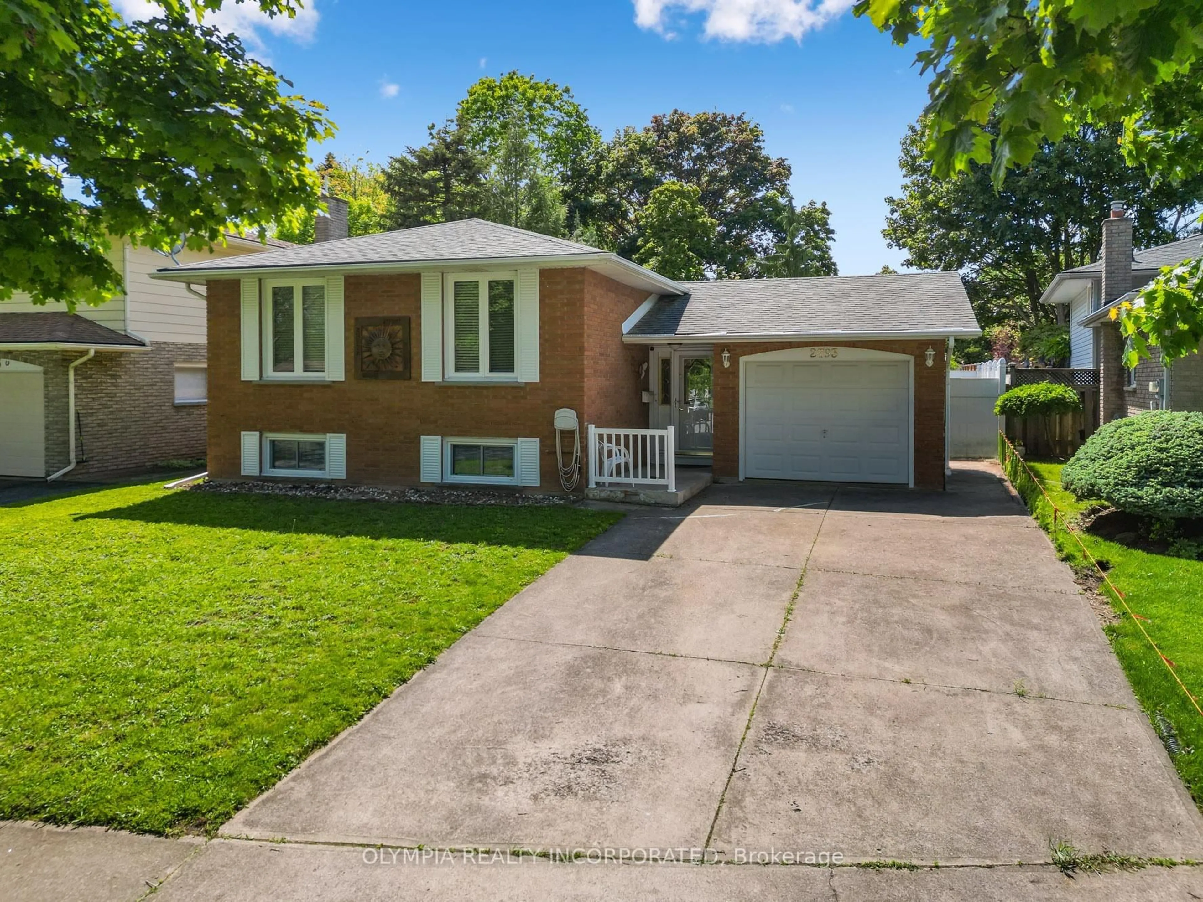 Home with brick exterior material, street for 2793 Henley Ave, Niagara Falls Ontario L2J 3M3