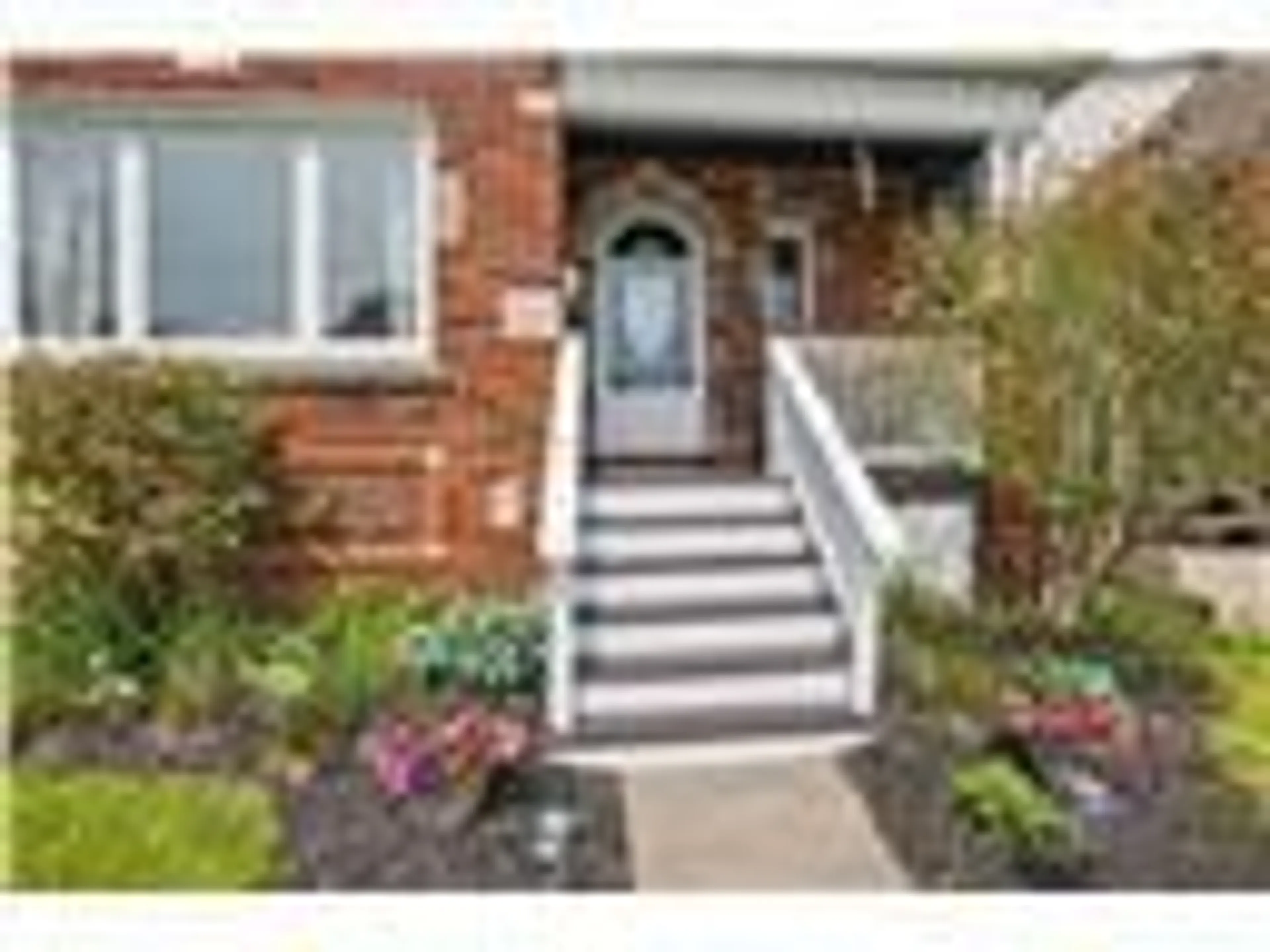 Unknown for 34 WEIR St, Hamilton Ontario L8K 3A4