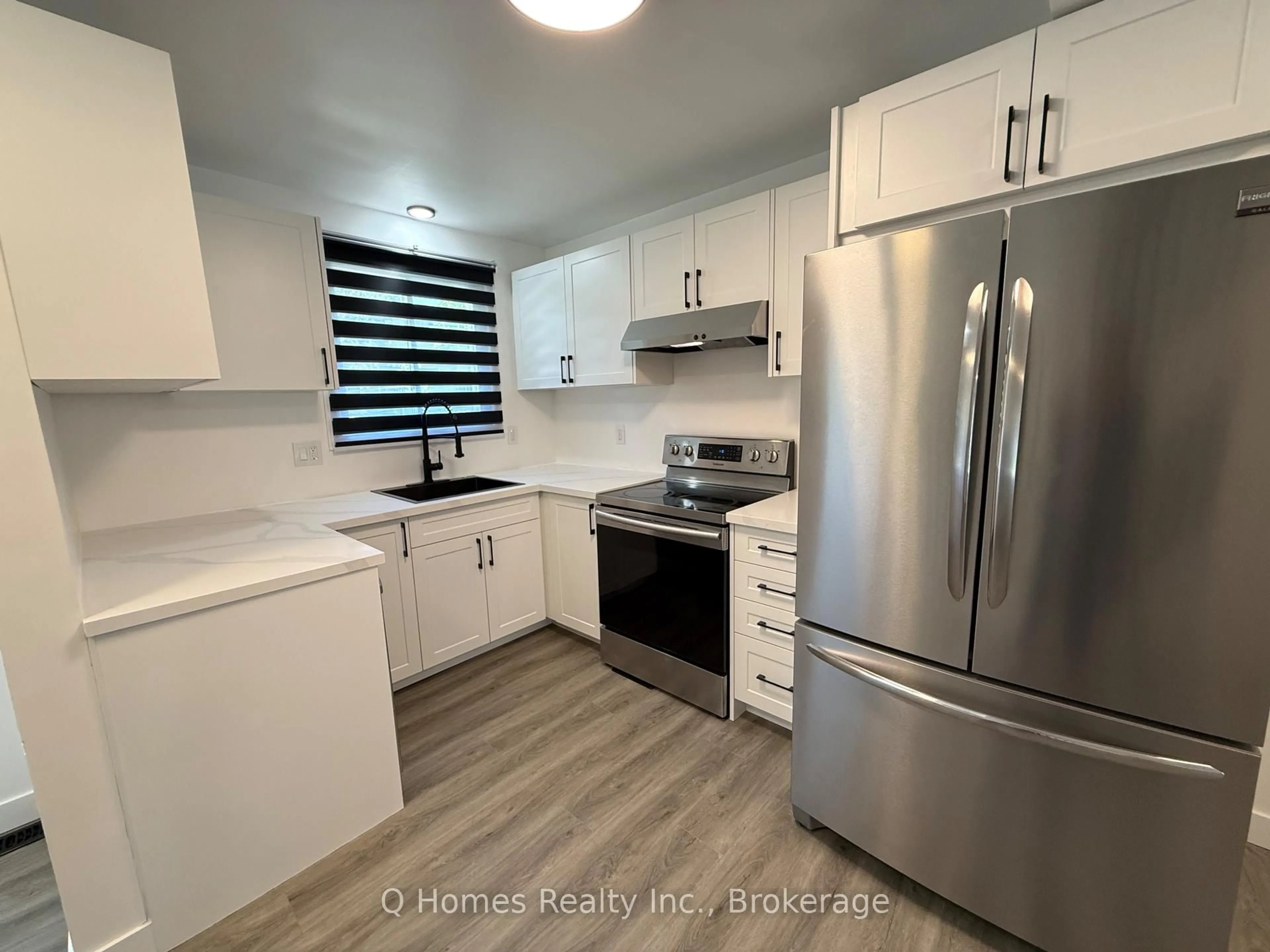 Standard kitchen, unknown for 316E Bluevale St, Waterloo Ontario N2J 4G3