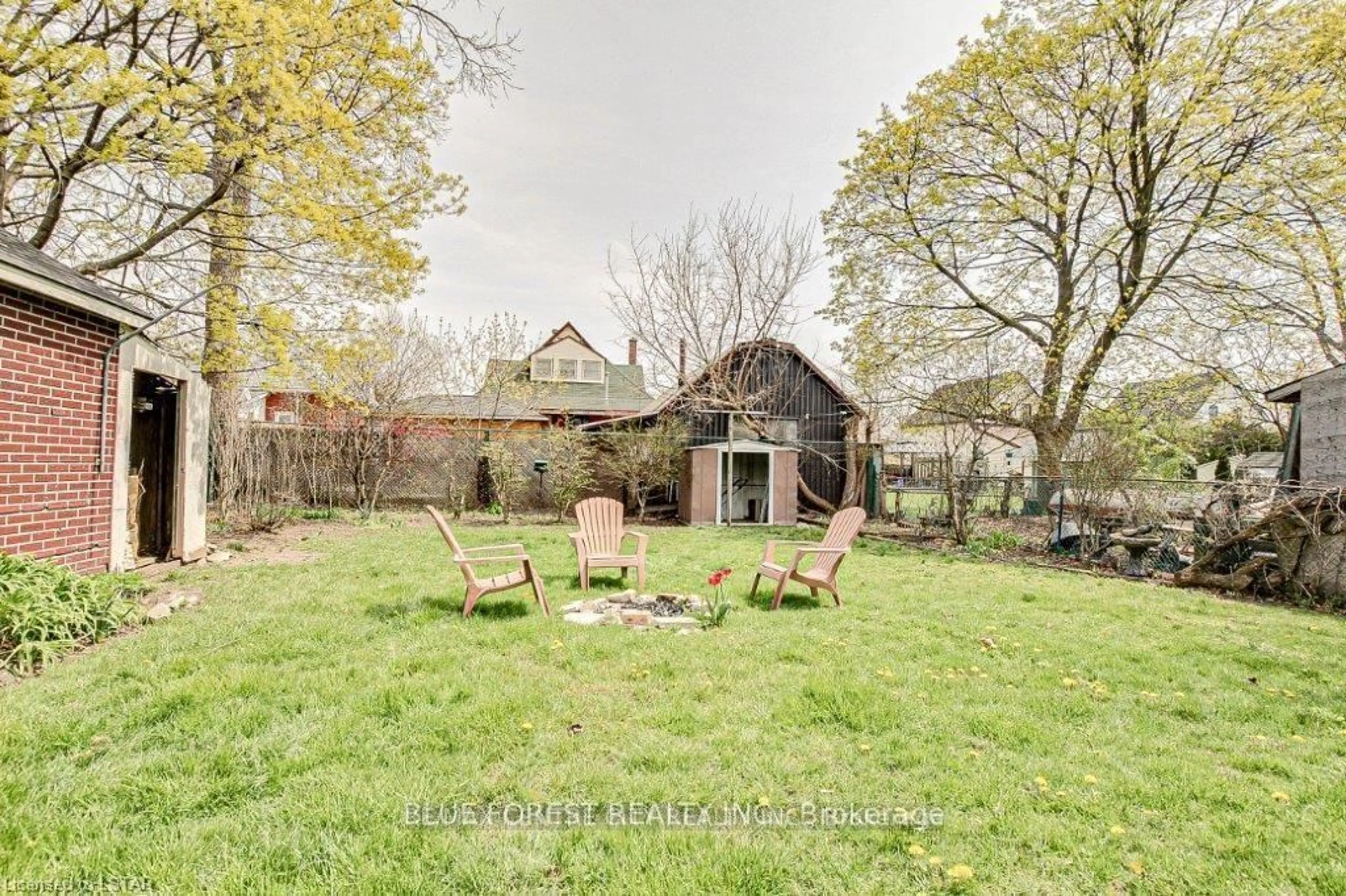 Patio, unknown for 67 St Catharine St, St. Thomas Ontario N5P 2V9
