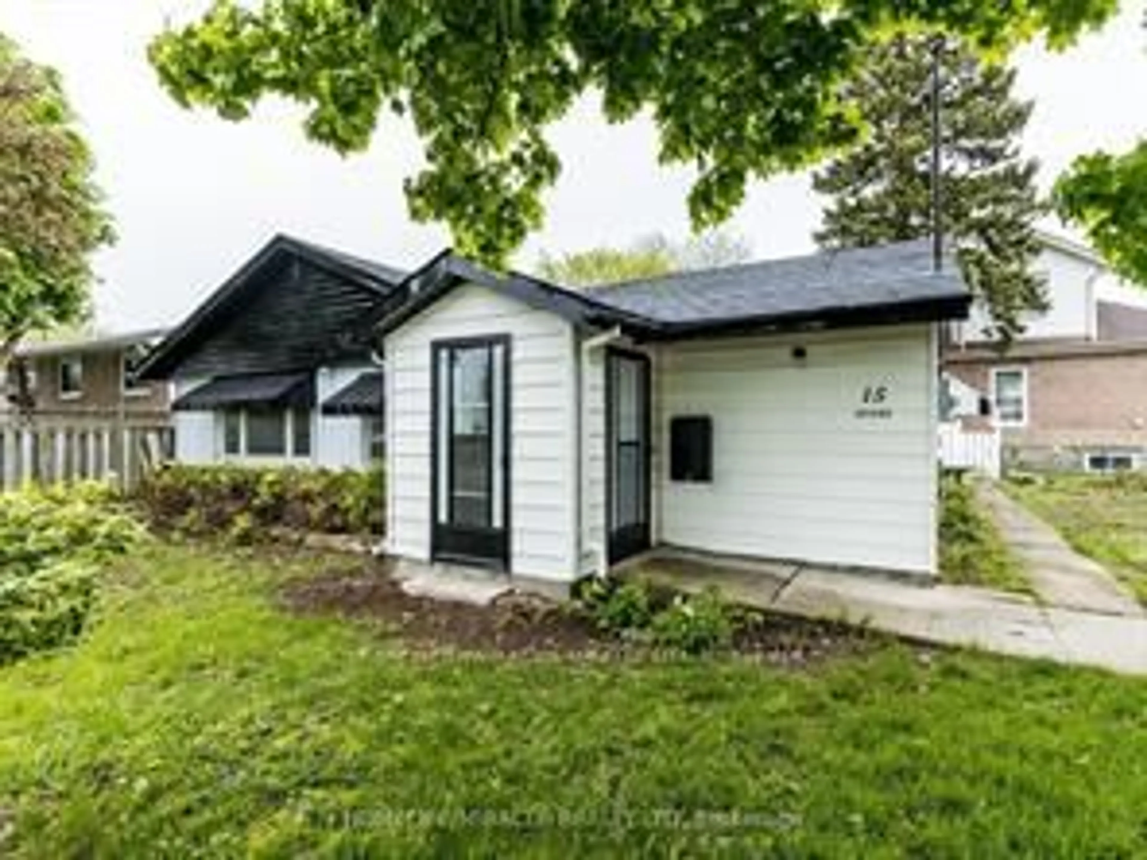 Home with vinyl exterior material, street for 15 Spiers Cres, Cambridge Ontario N1R 3A9
