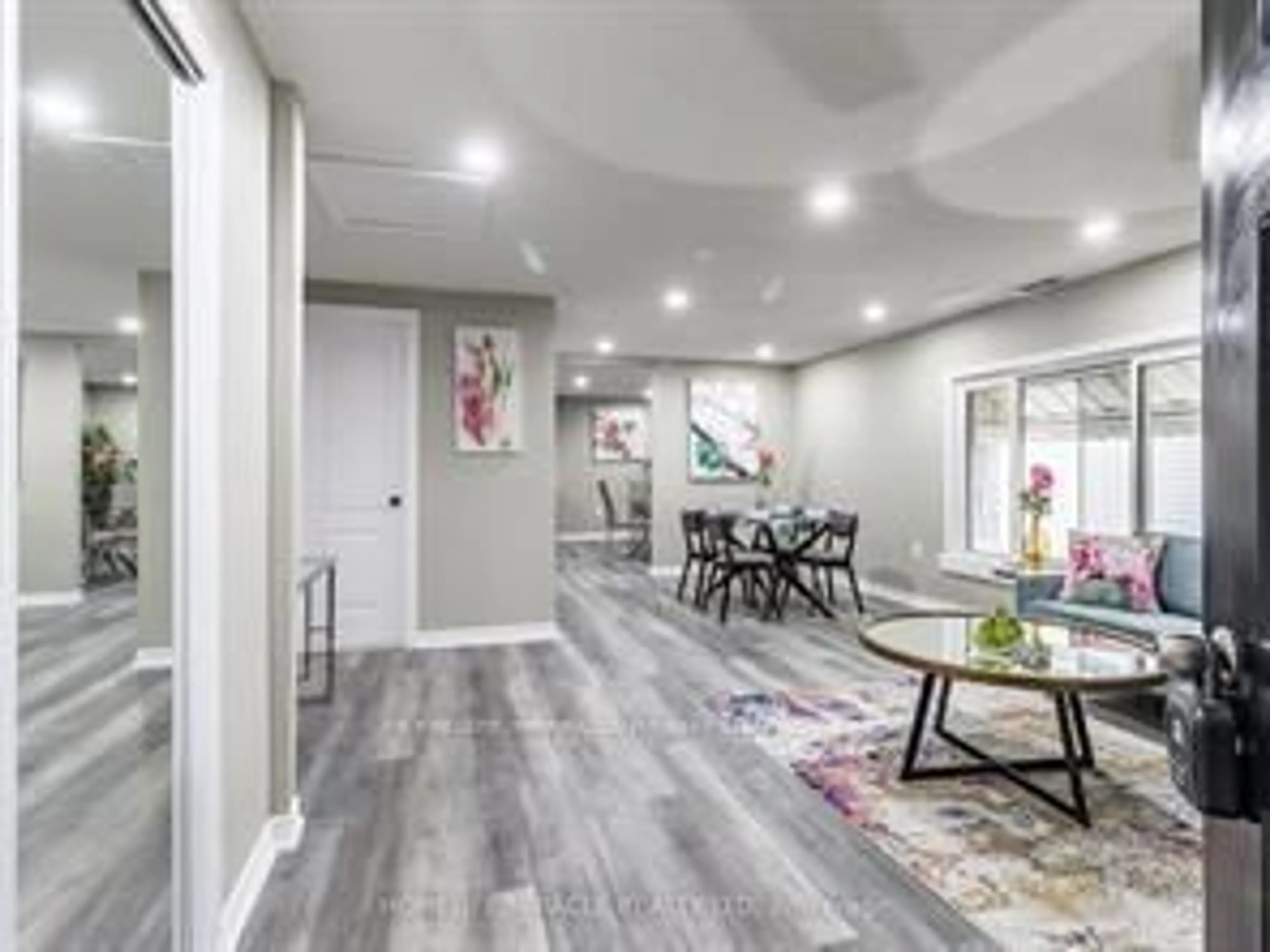 Indoor entryway for 15 Spiers Cres, Cambridge Ontario N1R 3A9