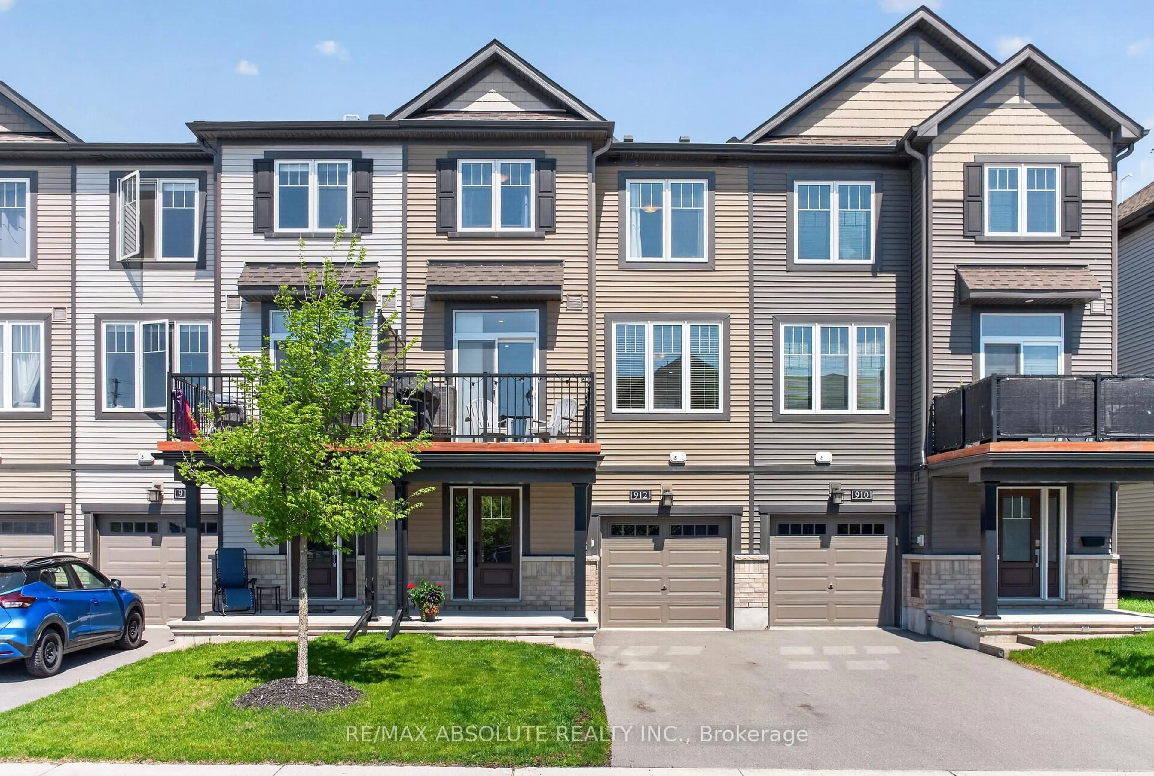 Home with brick exterior material, street for 912 Lixnaw Crt, Ottawa Ontario K2C 3H2