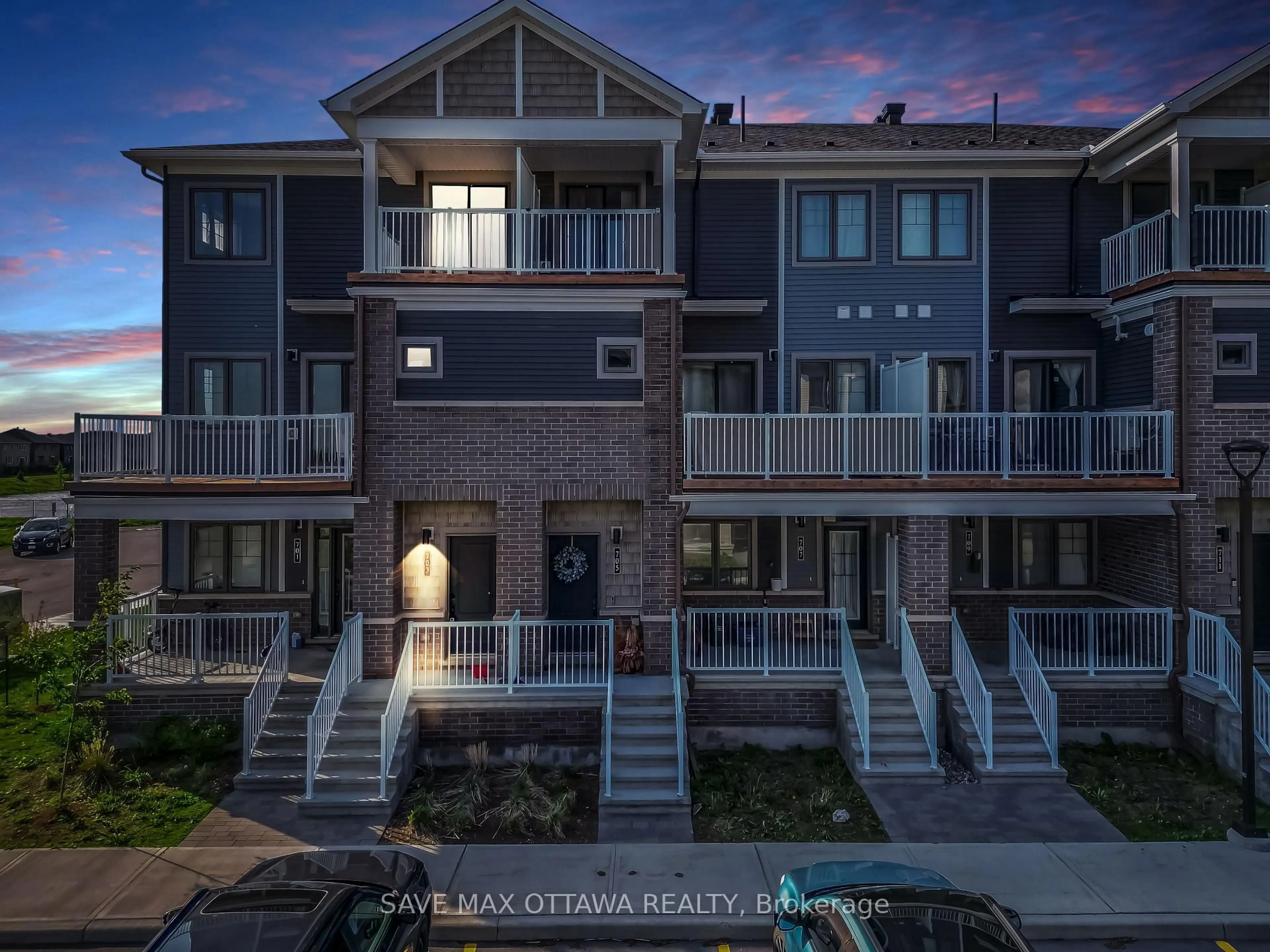 A pic from outside/outdoor area/front of a property/back of a property/a pic from drone, unknown for 703 Chromite Pv Private #2, Ottawa Ontario K2J 7J2