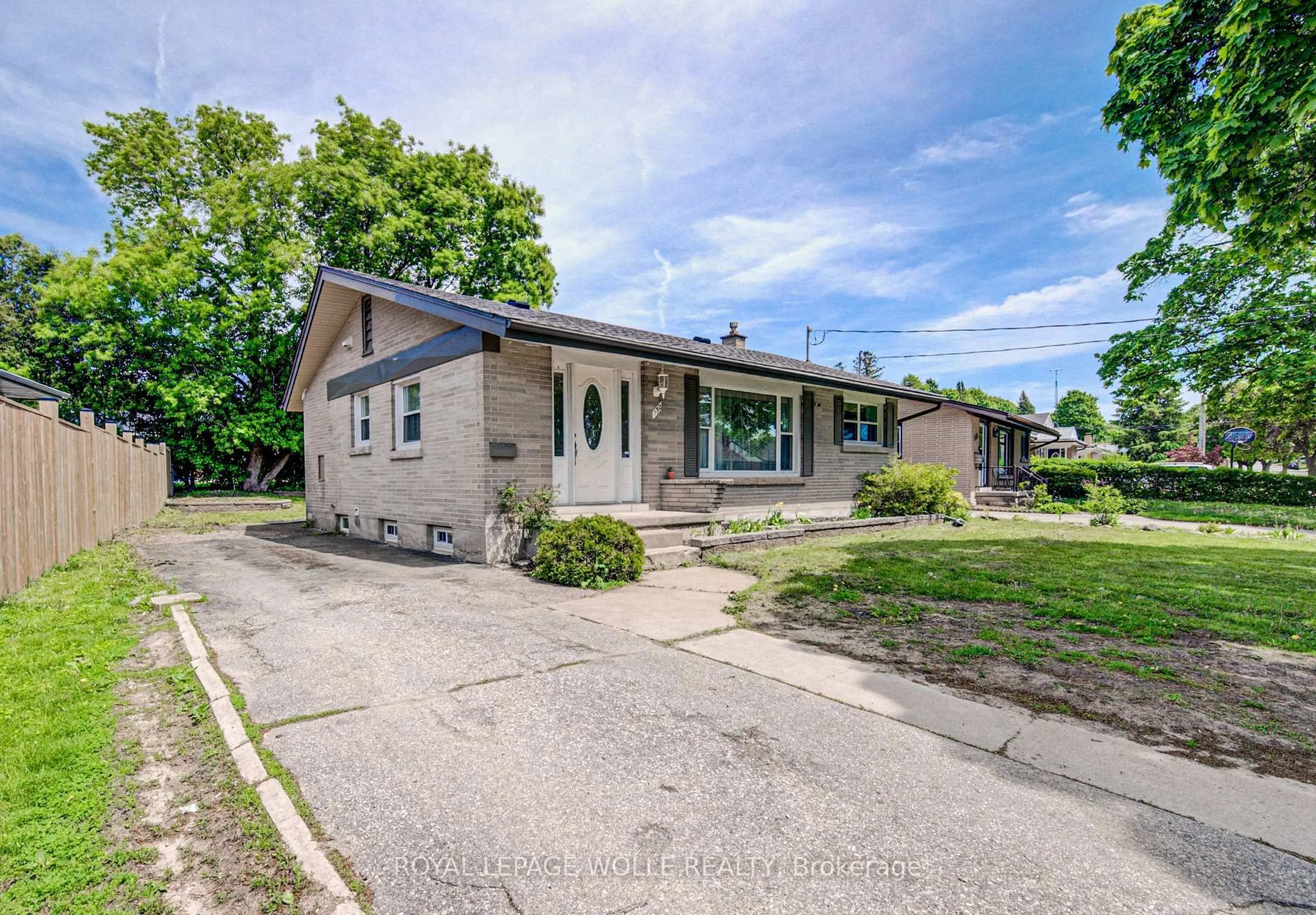 A pic from outside/outdoor area/front of a property/back of a property/a pic from drone, street for 152 Clark Ave, Kitchener Ontario N2C 1Y5