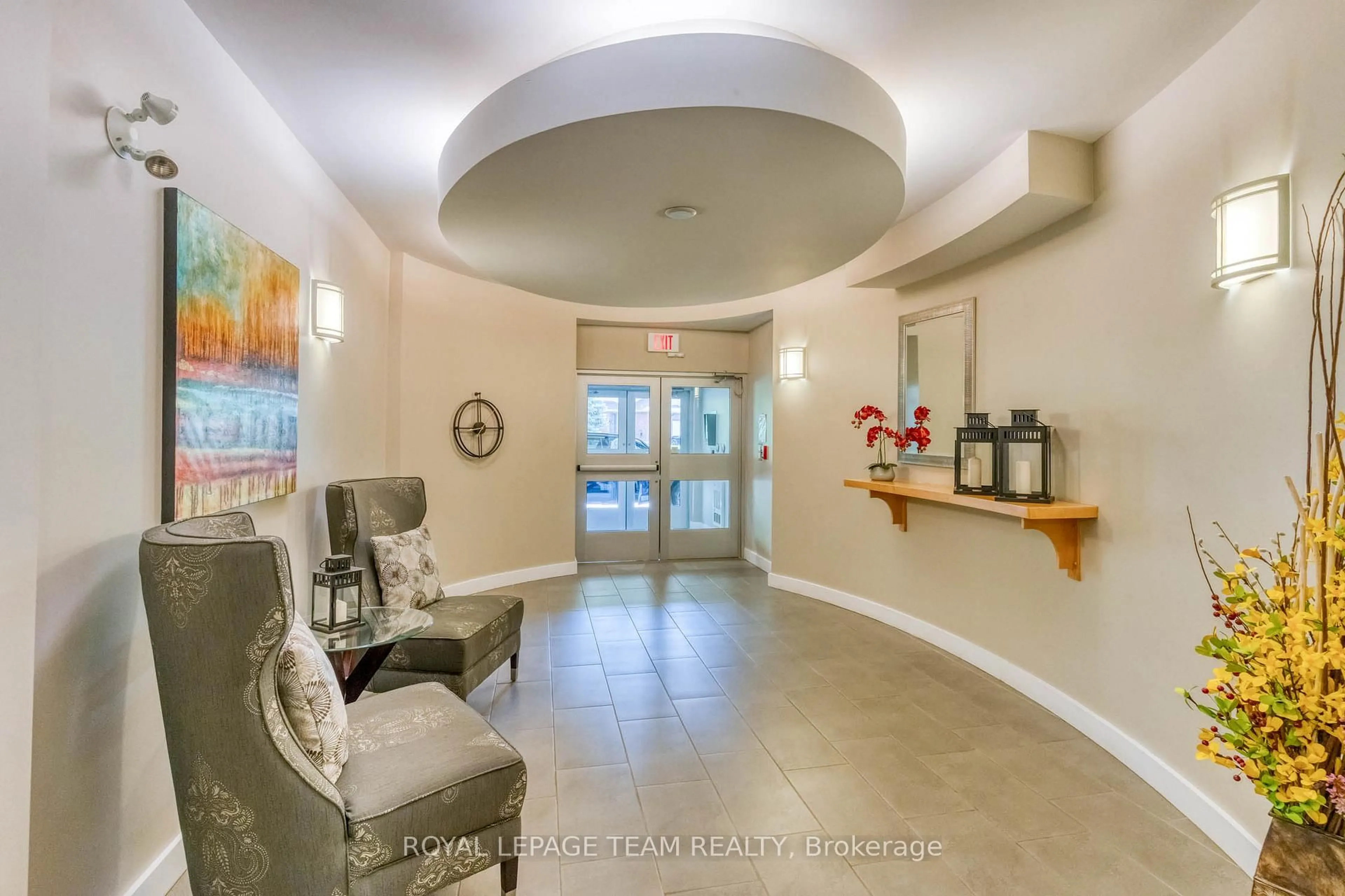 Indoor foyer for 100 Jamieson St #204, Almonte Ontario K0A 1A0