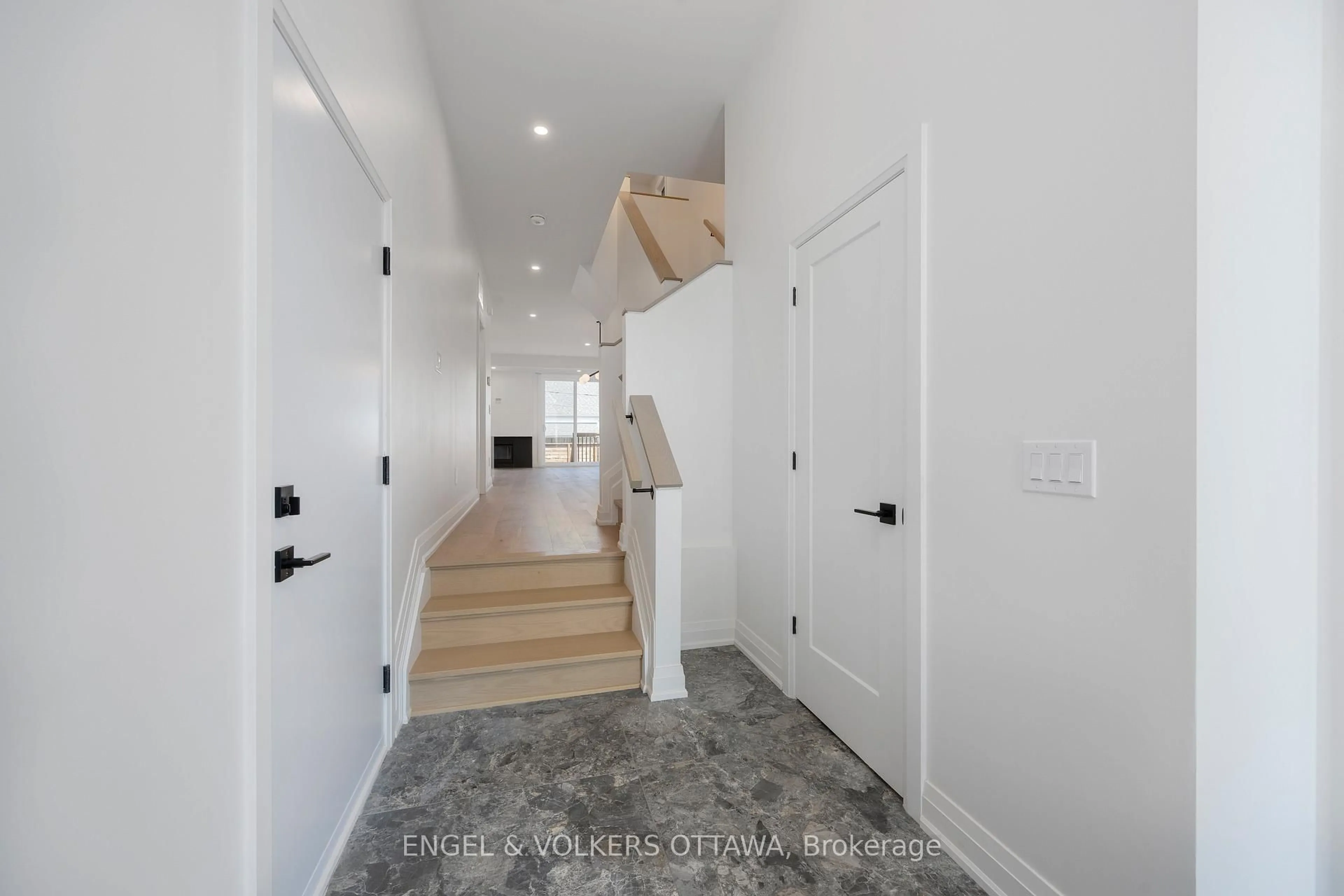 Unknown for 75A Granton Ave, Ottawa Ontario K2G 1W9
