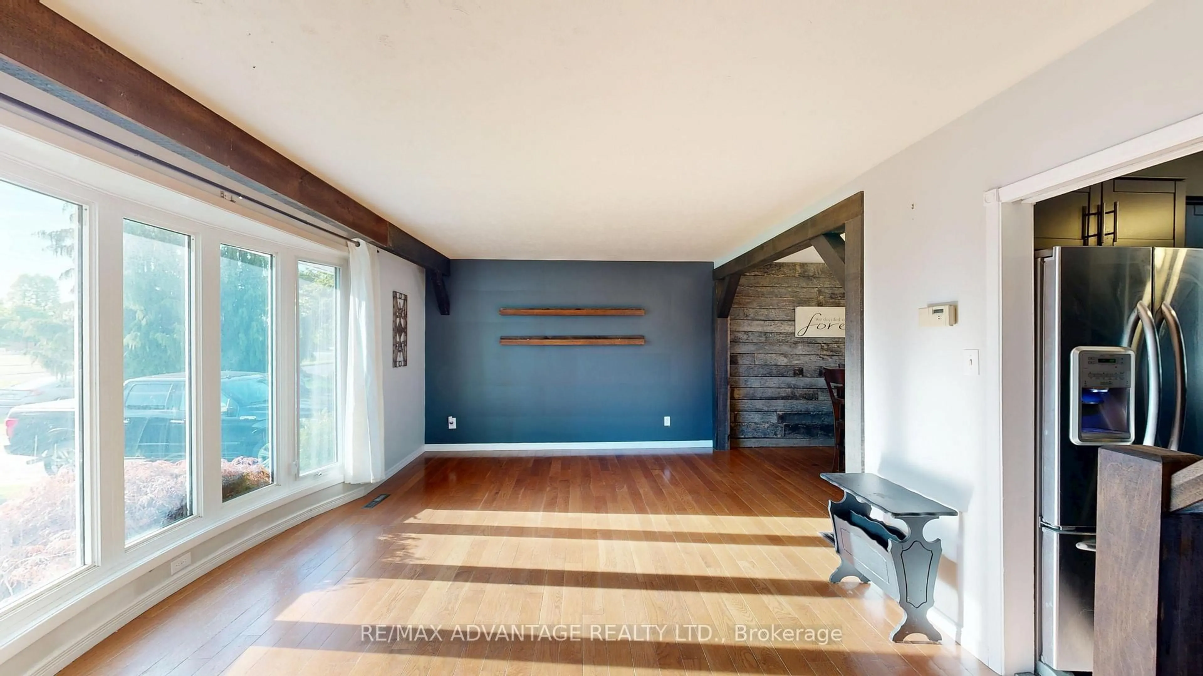 Indoor entryway for 107 Rutherford Ave, Aylmer Ontario N5H 2N7