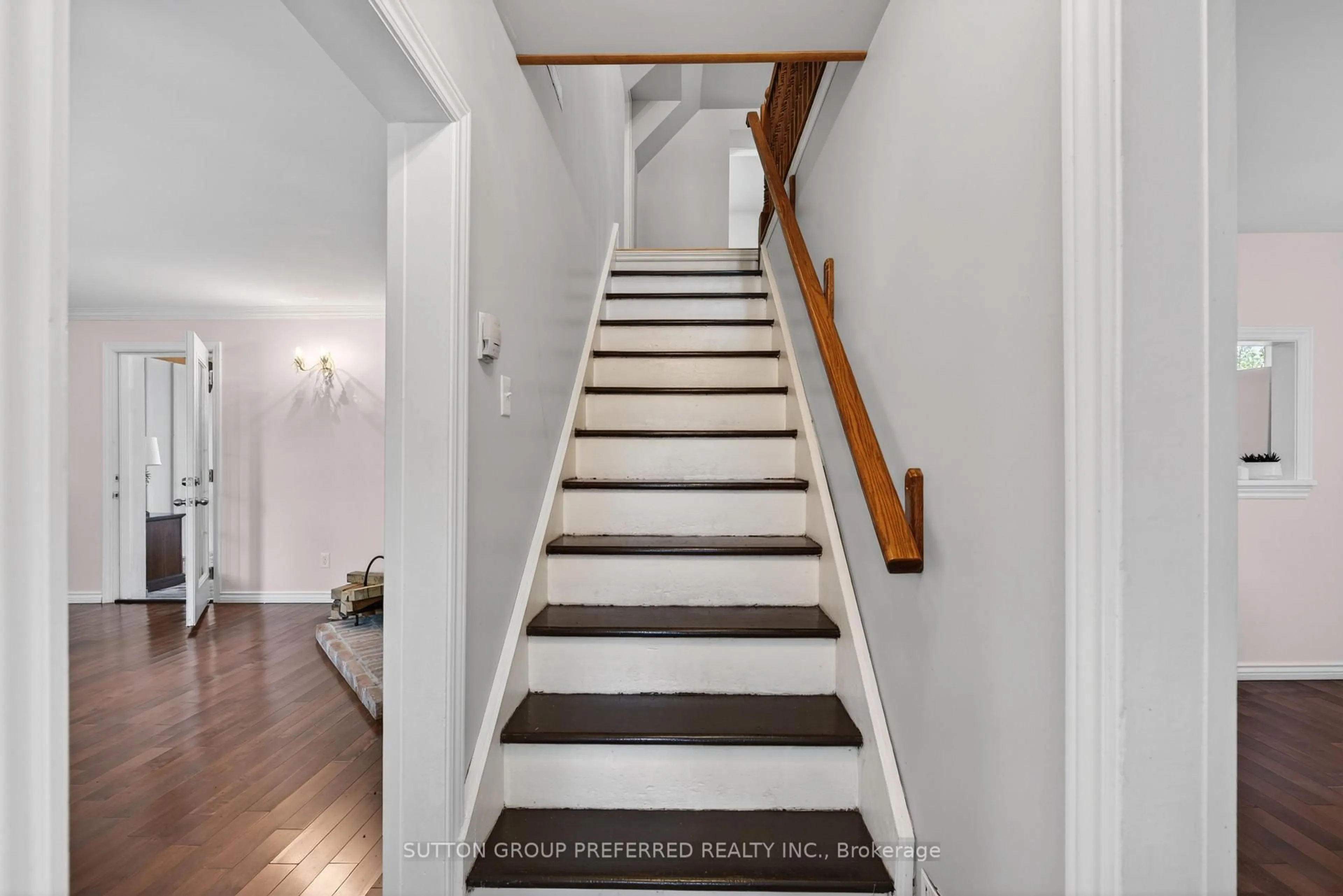 Stairs for 15772 TURIN Line, Chatham-Kent Ontario N0P 1C0