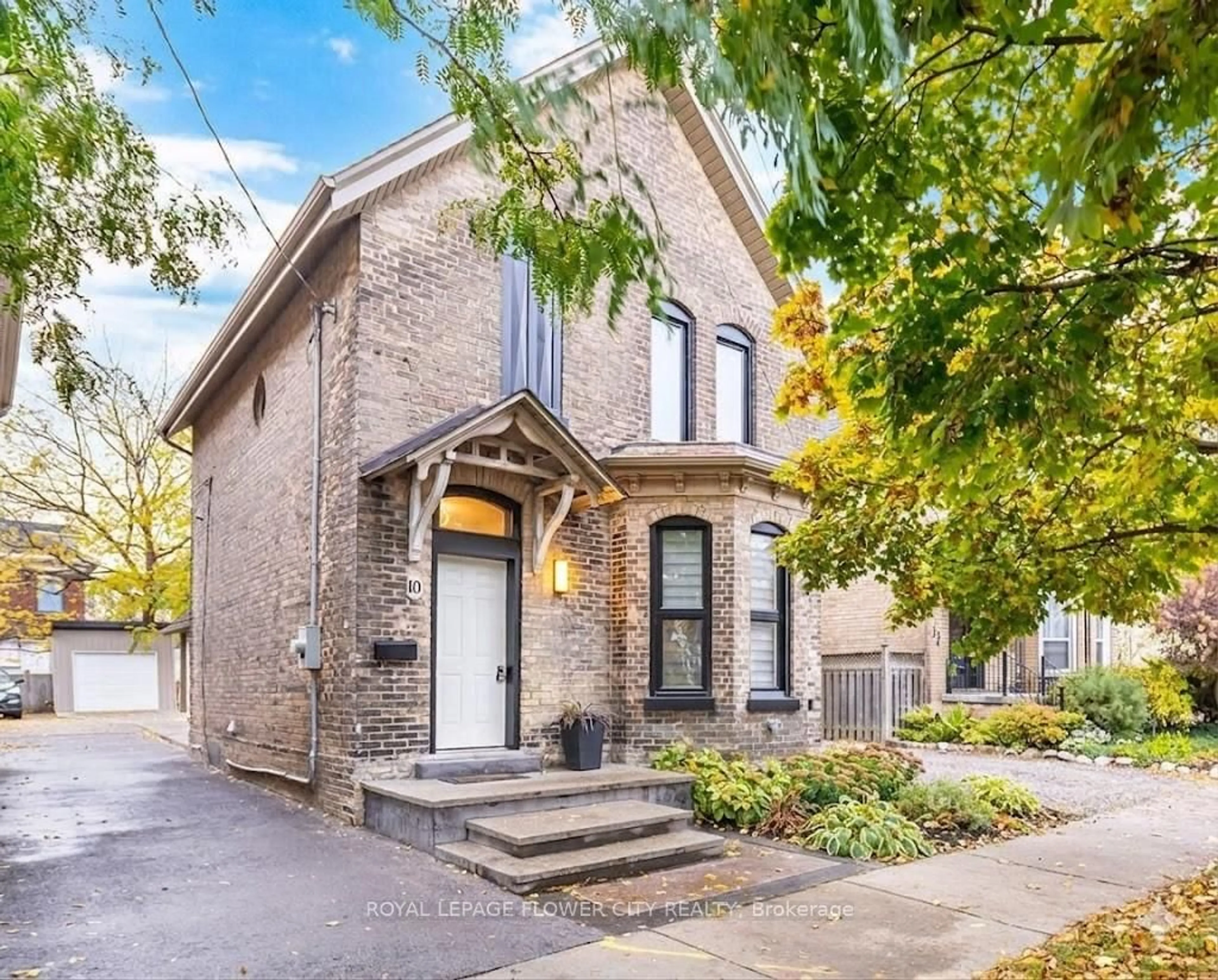 Home with brick exterior material, street for 10 Pearl St, Brantford Ontario N3T 3N4