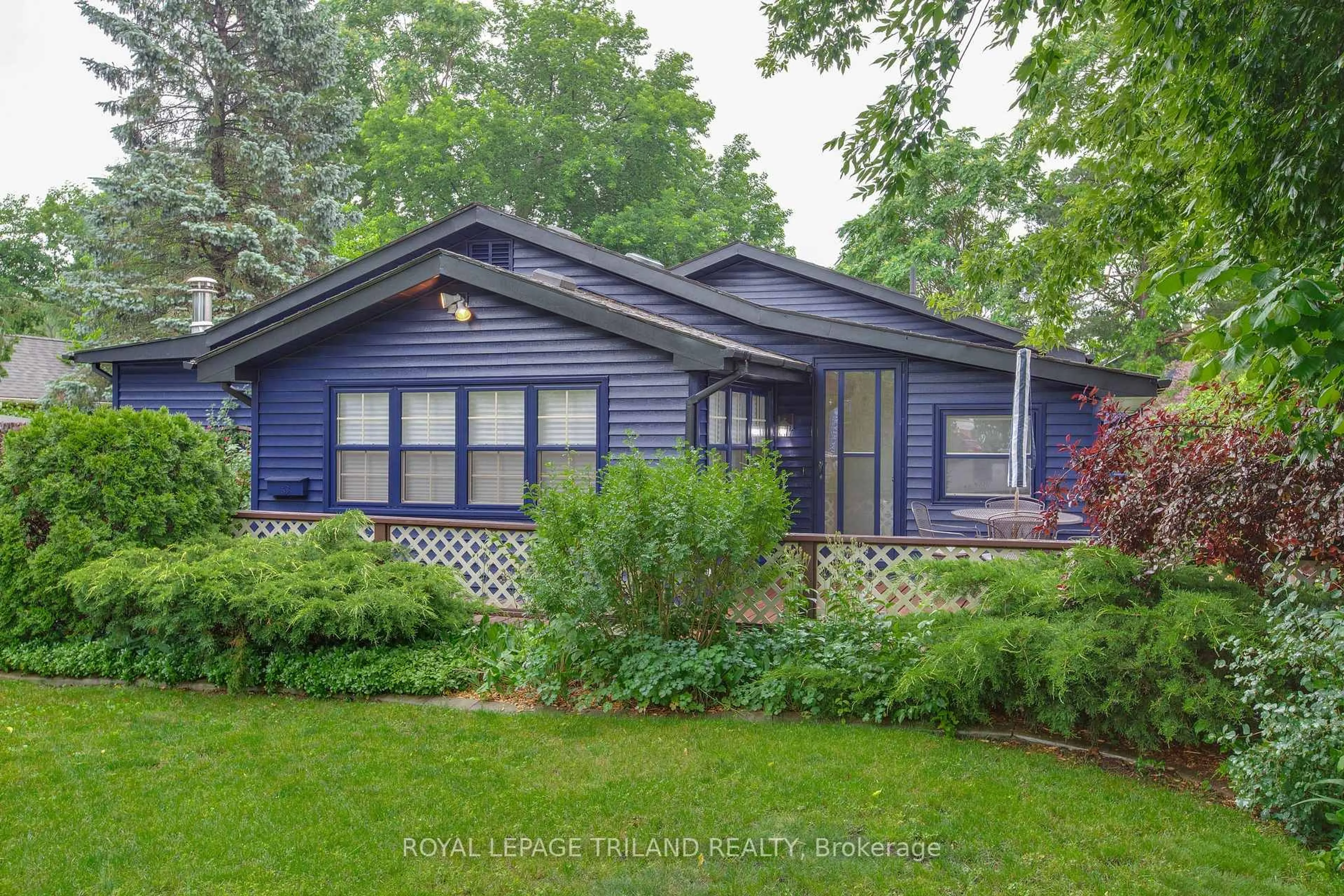 Home with vinyl exterior material, street for 7575 Biddulph St, Lambton Shores Ontario N0M 2L0