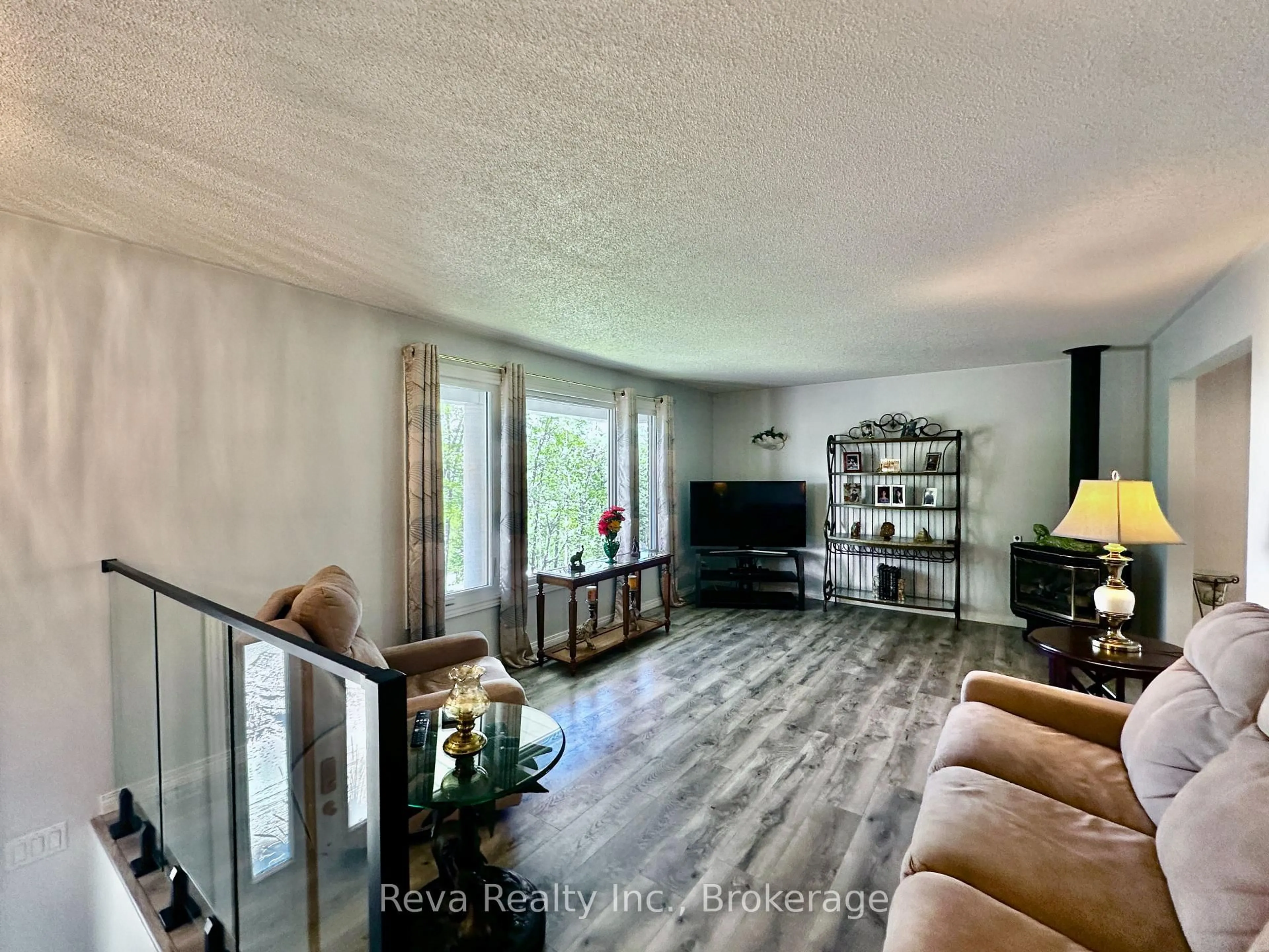 A pic of a room for 11 Ridge Rd, Bancroft Ontario K0L 1C0