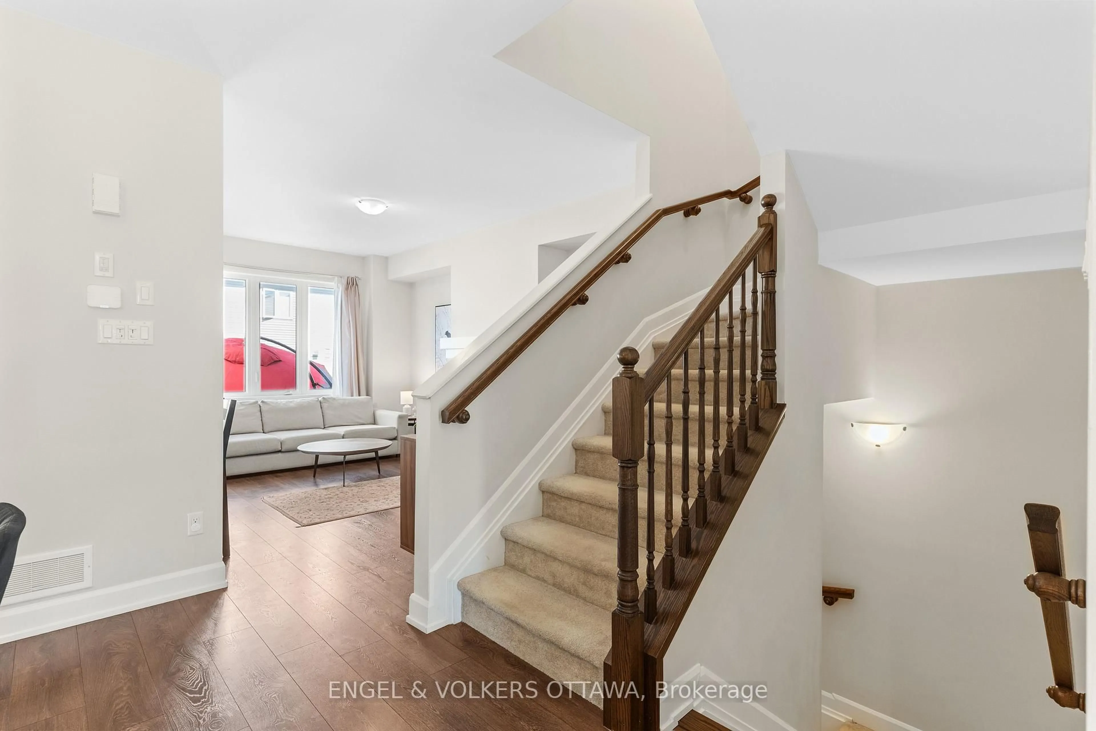 Stairs for 205 Geyser Pl, Ottawa Ontario K2J 6N9