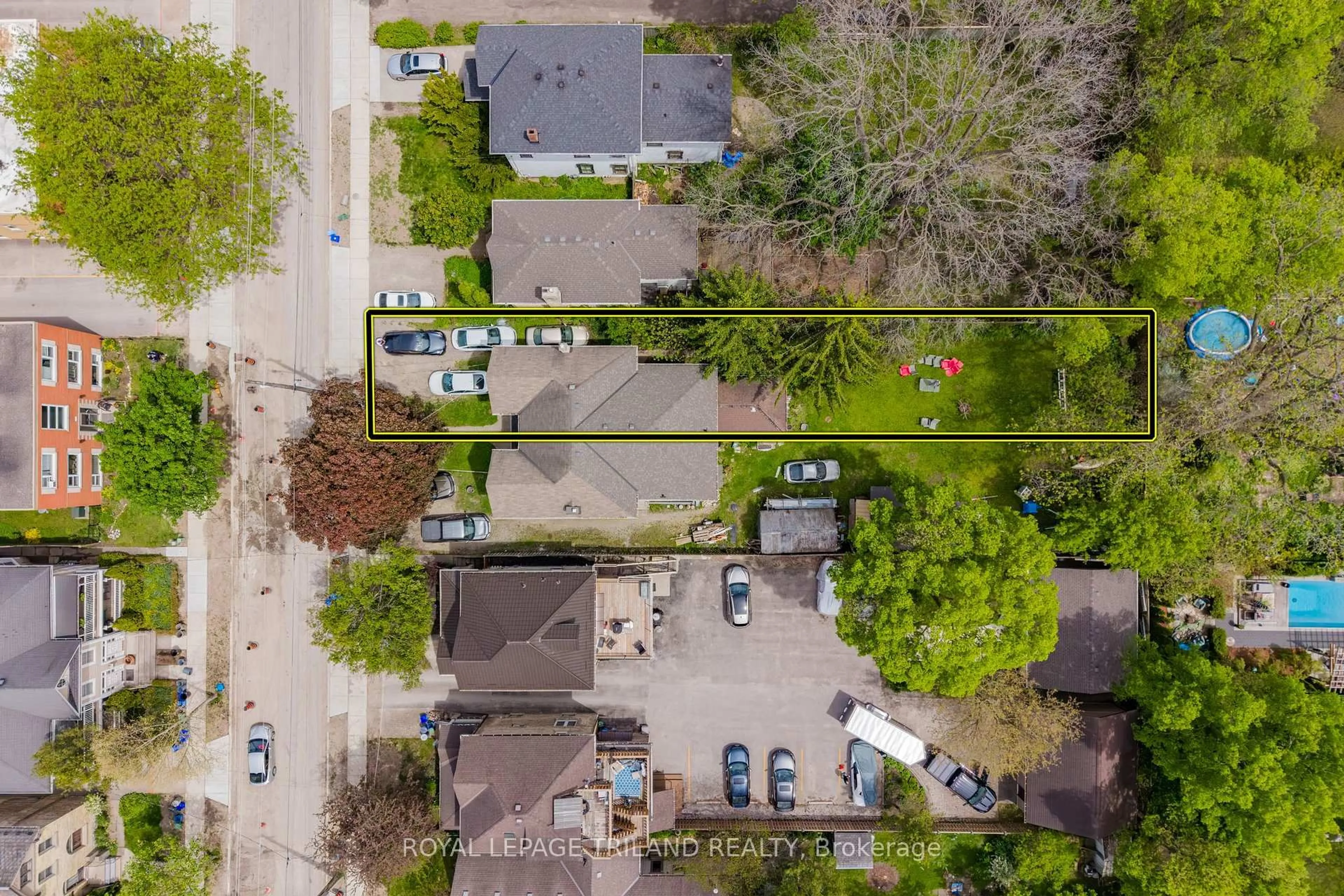 A pic from outside/outdoor area/front of a property/back of a property/a pic from drone, street for 34 Craig St, London South Ontario N6C 1E8