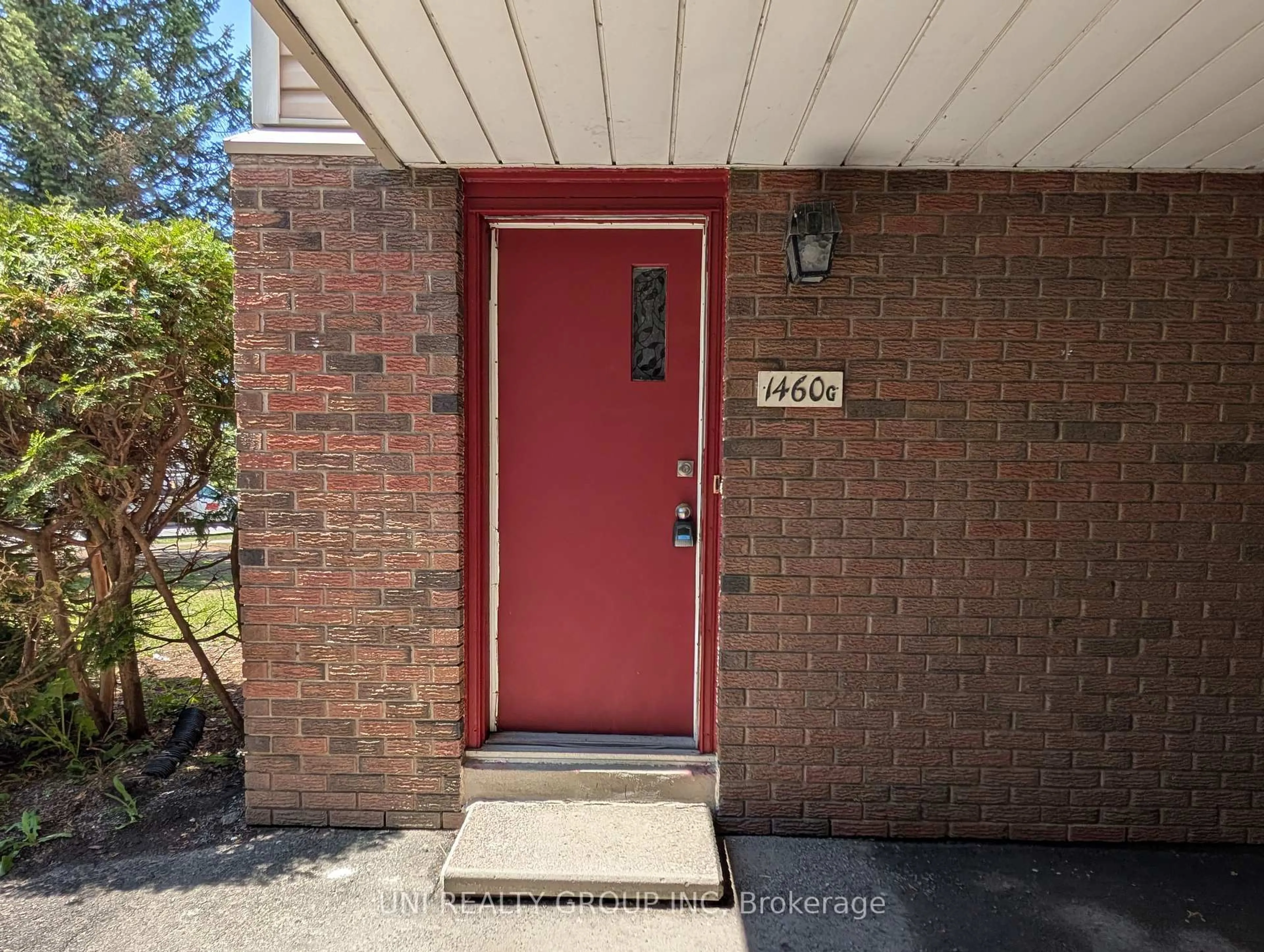 Indoor entryway for 1460 HEATHERINGTON Rd #G, Ottawa Ontario K1V 6S1